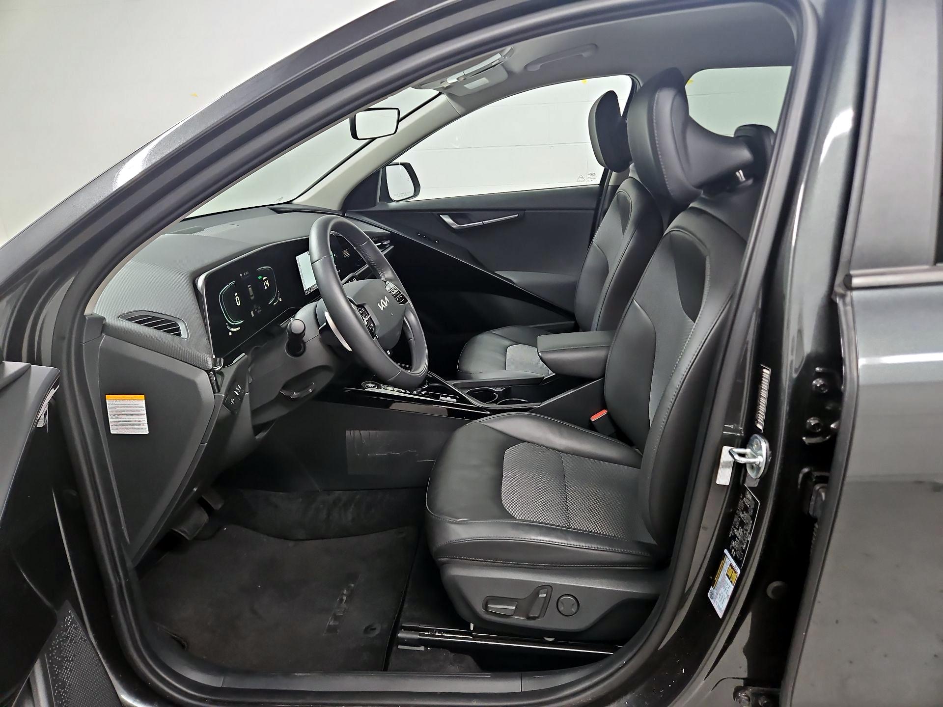 Thumbnail: 2023 Kia Niro - 11