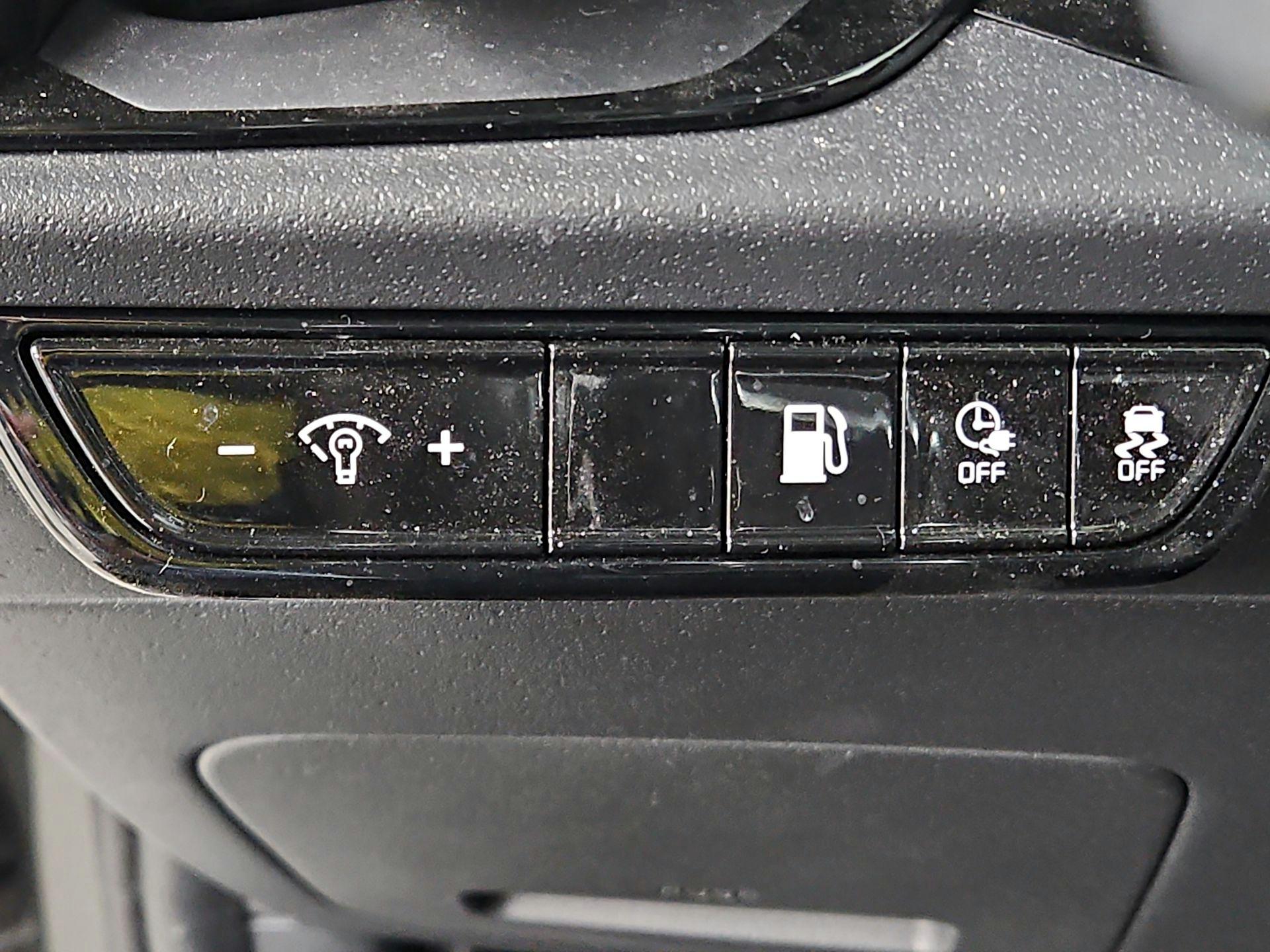 Thumbnail: 2023 Kia Niro - 13