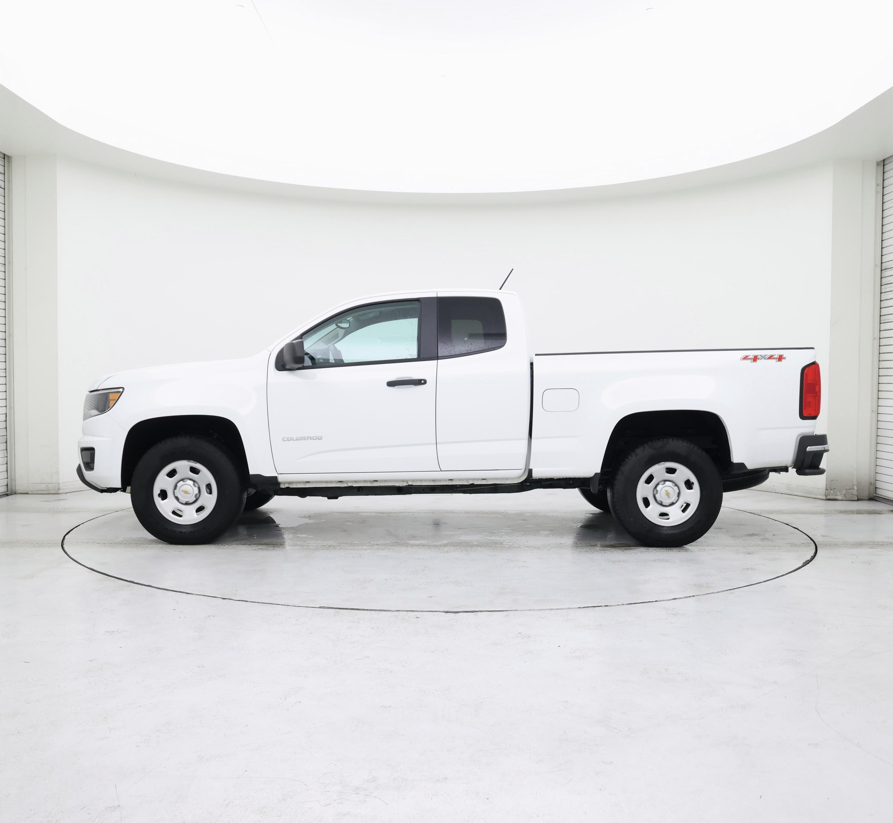 Thumbnail: 2020 Chevrolet Colorado - 3