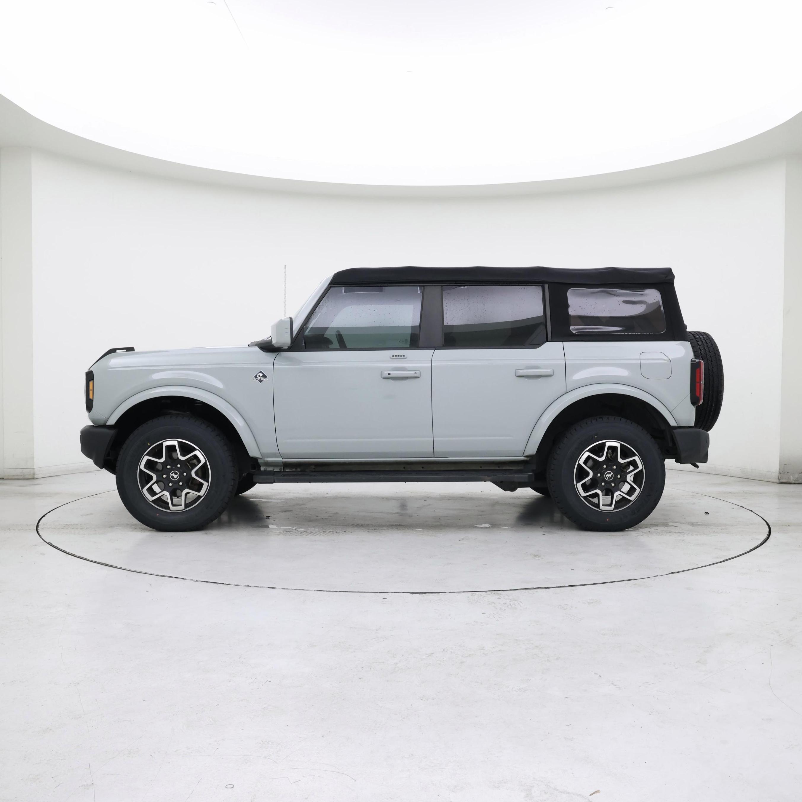 Thumbnail: 2022 Ford Bronco - 3