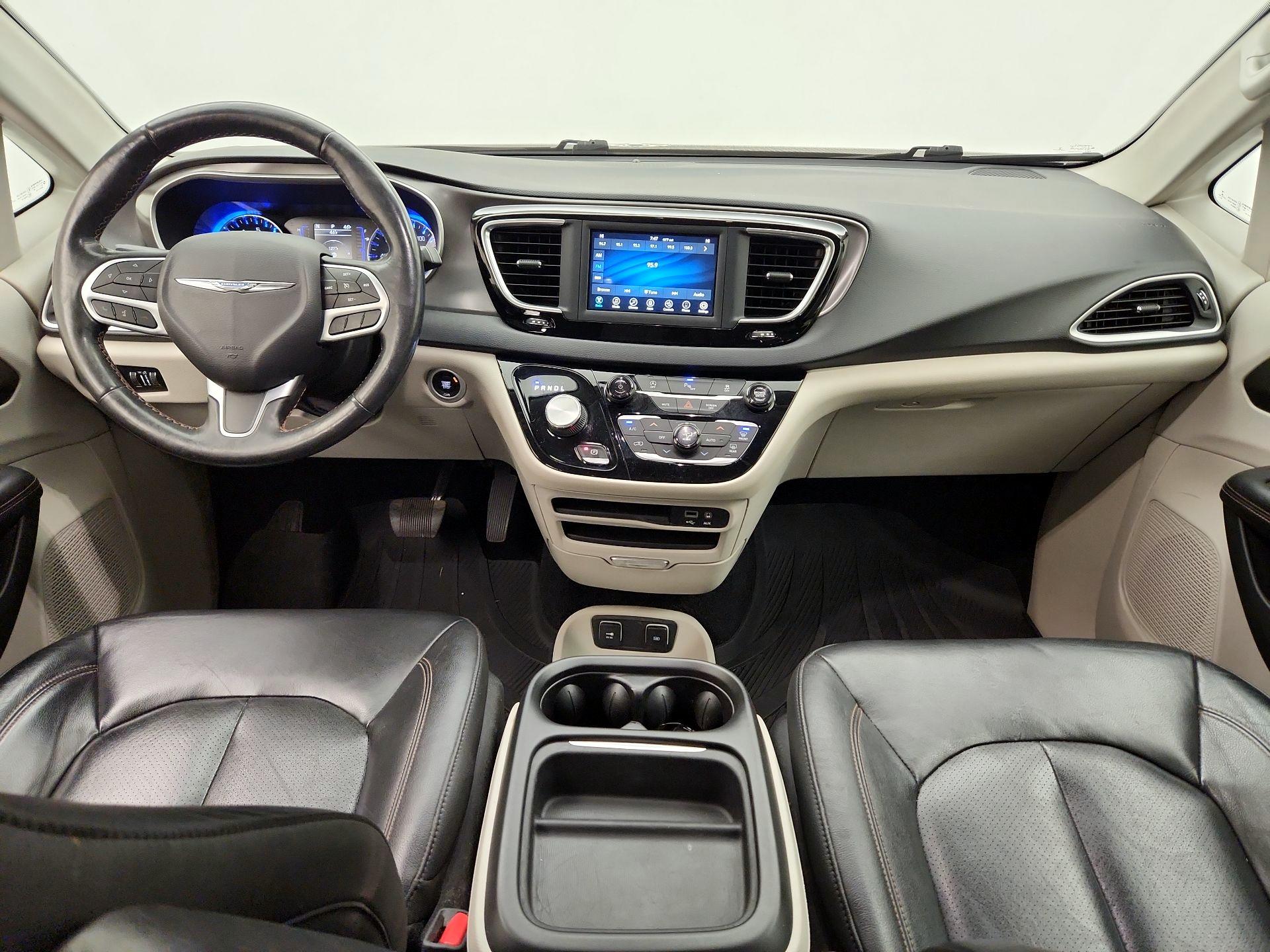 Thumbnail: 2020 Chrysler Pacifica - 9