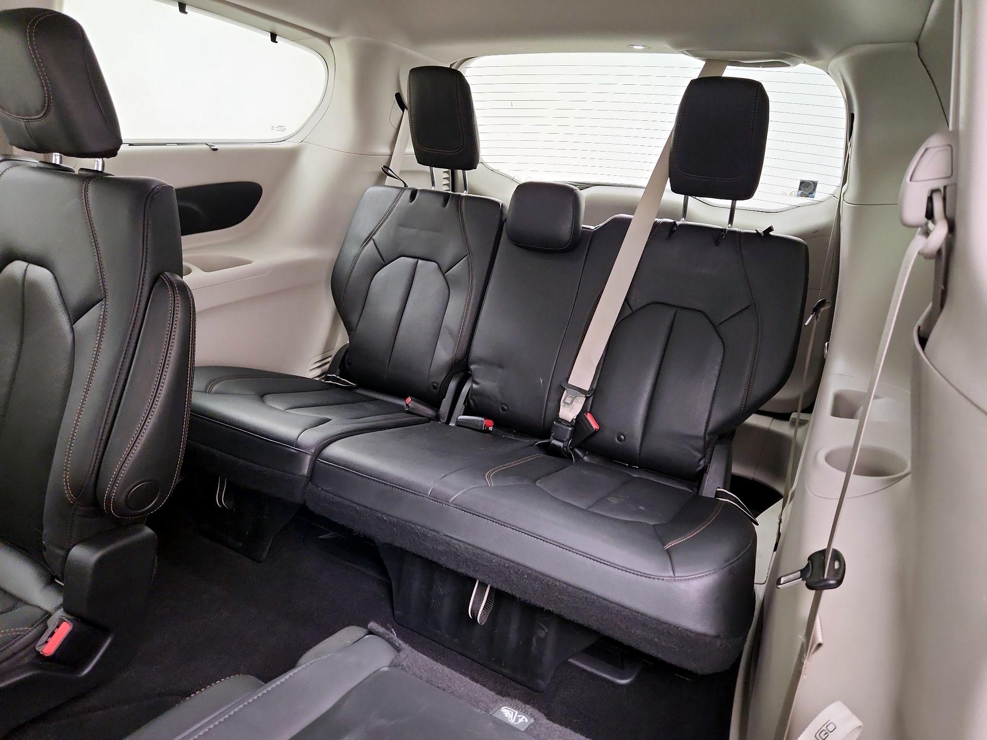 Thumbnail: 2020 Chrysler Pacifica - 20