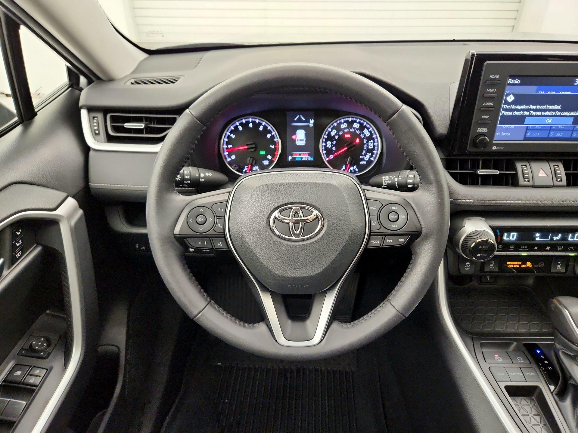 Thumbnail: 2022 Toyota RAV4 - 10