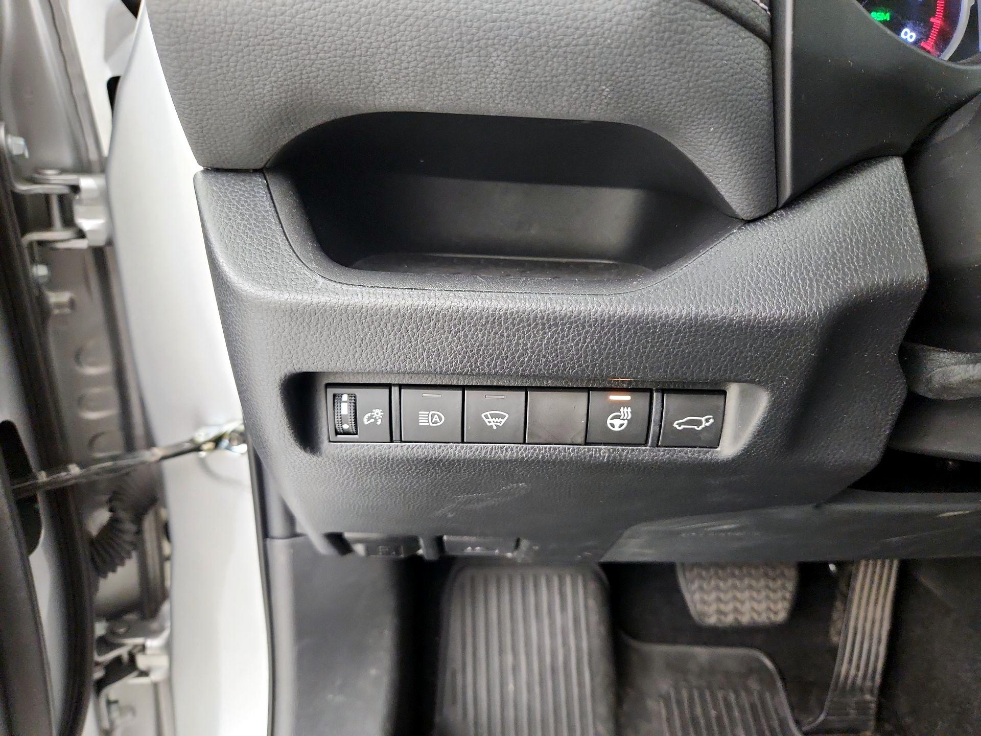 Thumbnail: 2022 Toyota RAV4 - 13