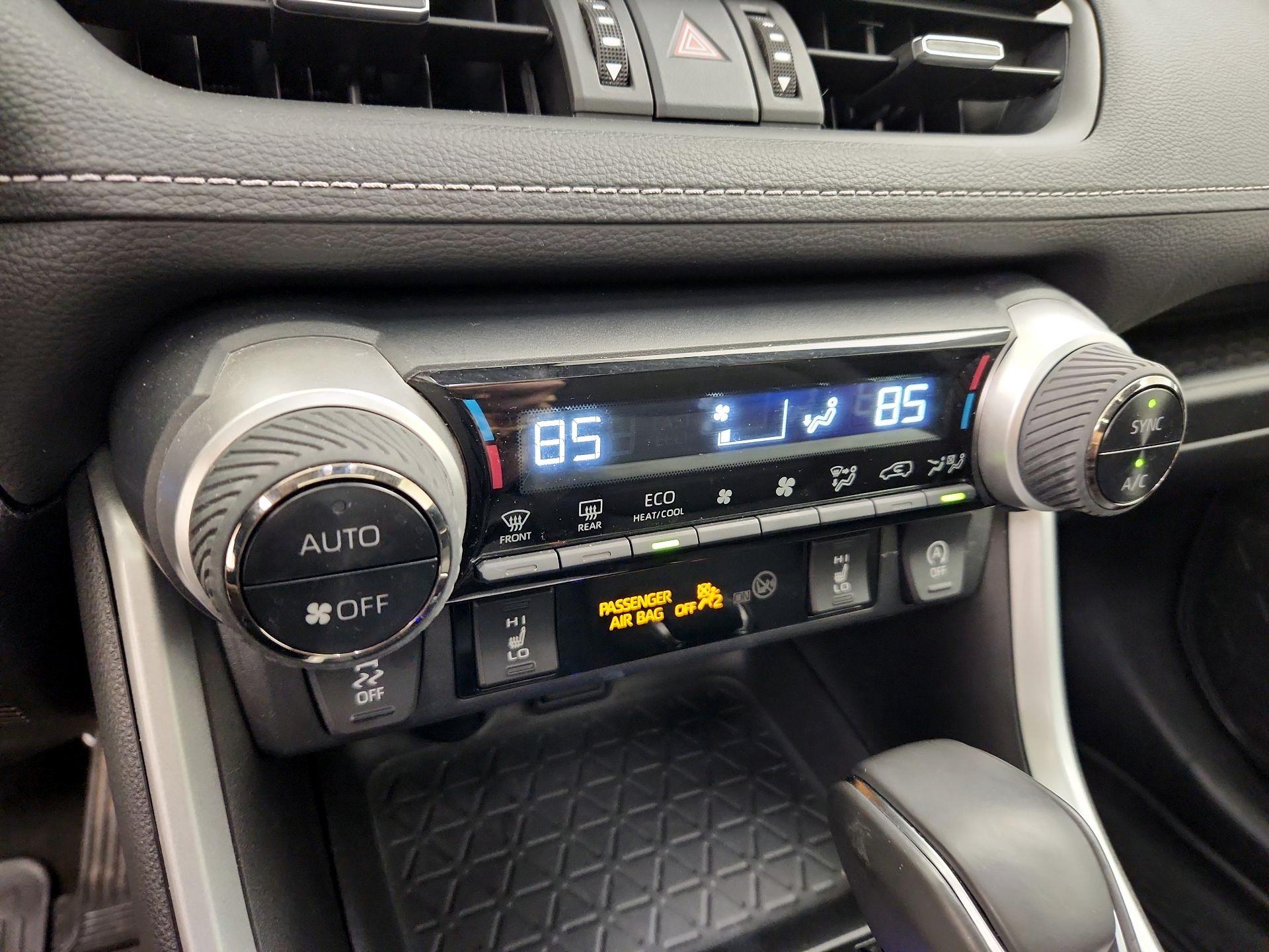 Thumbnail: 2022 Toyota RAV4 - 16