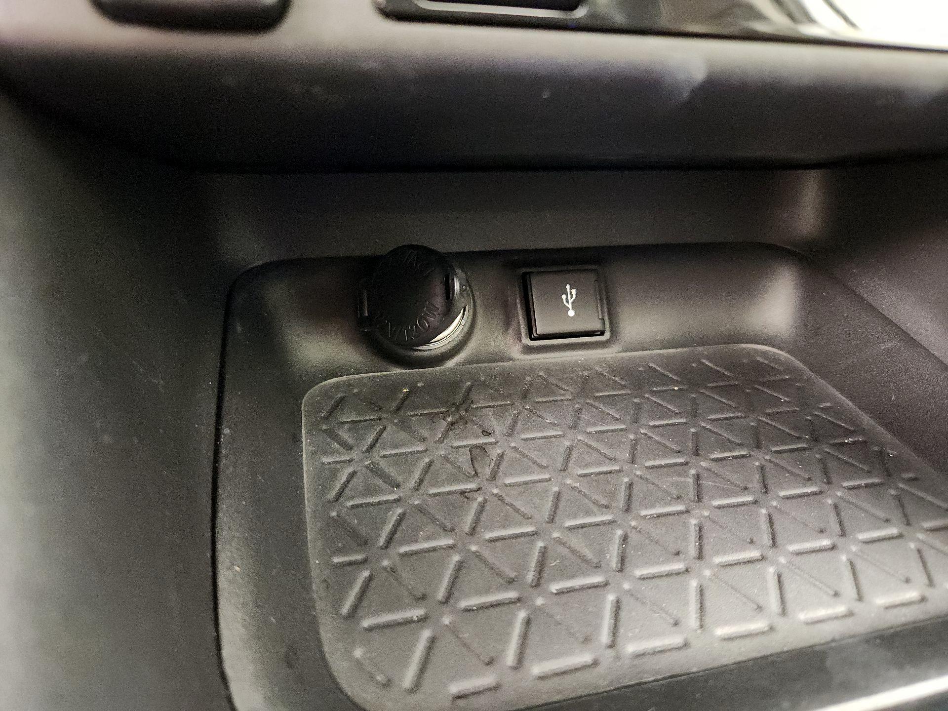 Thumbnail: 2022 Toyota RAV4 - 18