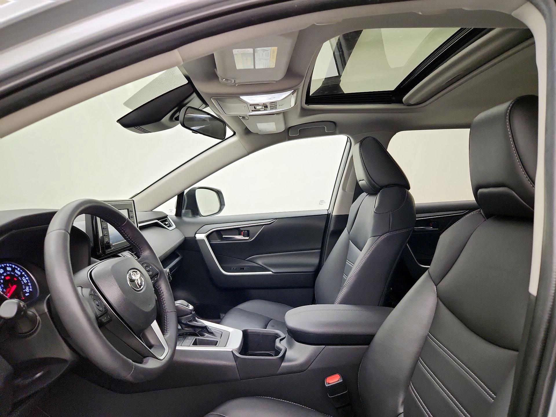 Thumbnail: 2022 Toyota RAV4 - 19