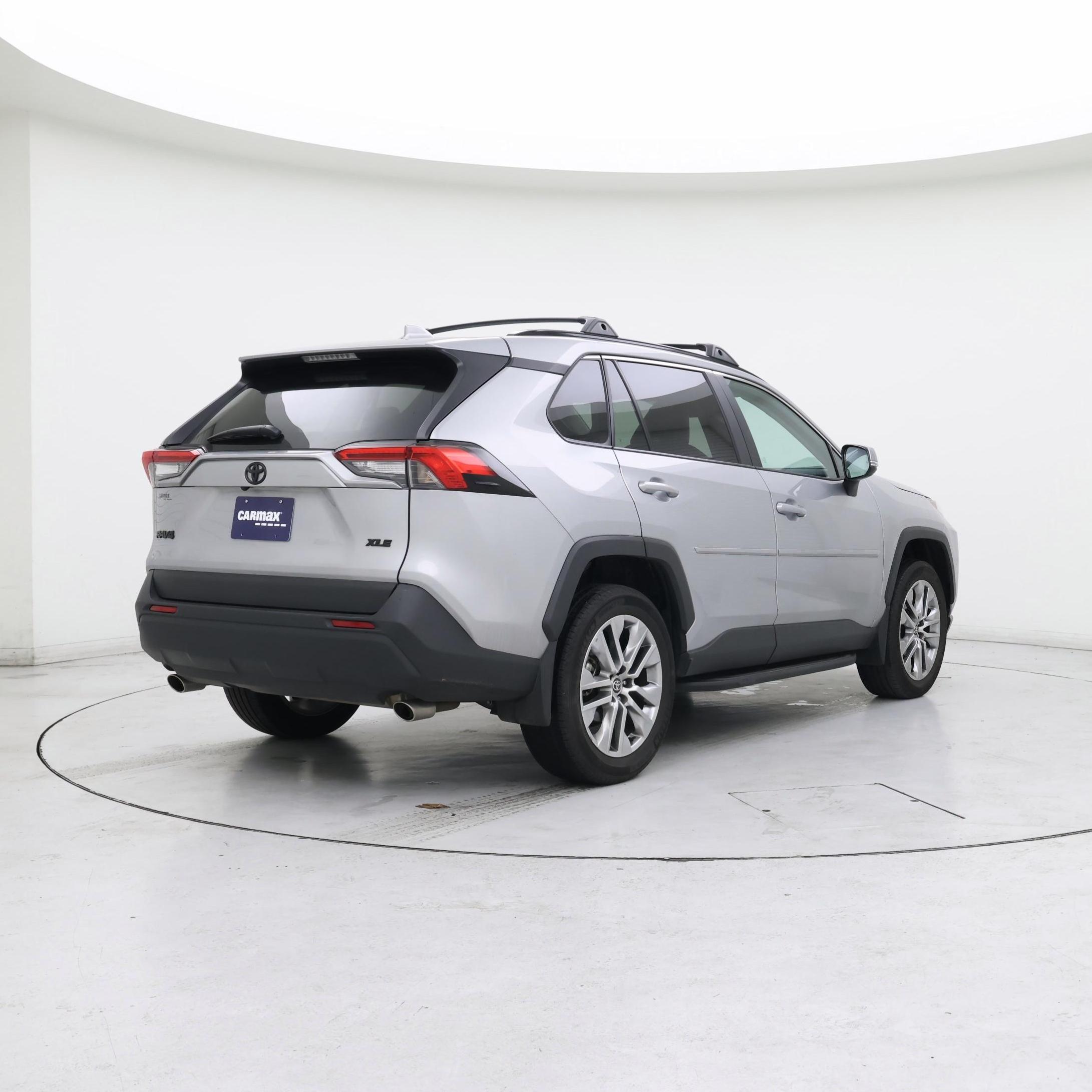 Thumbnail: 2022 Toyota RAV4 - 8