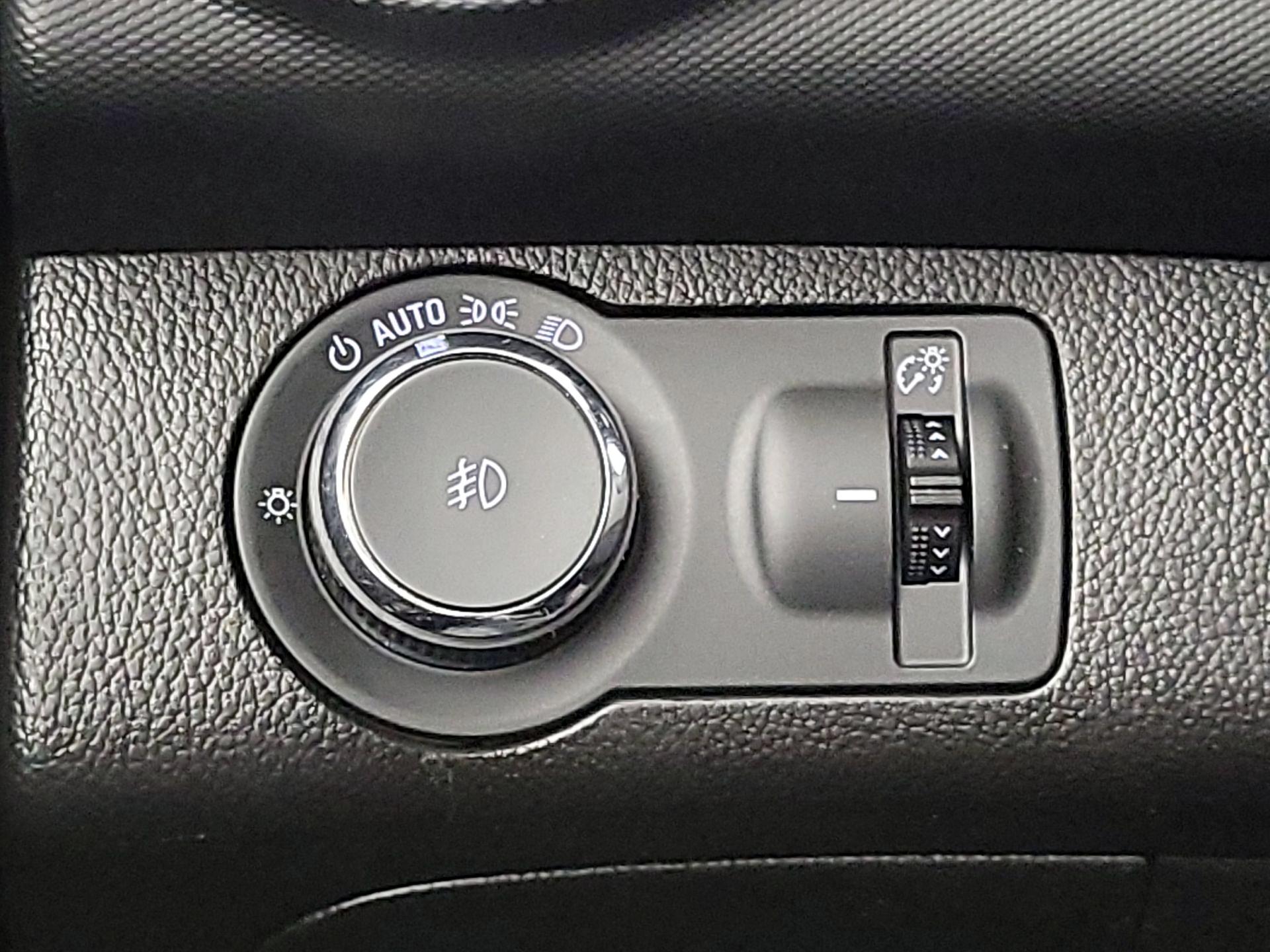 Thumbnail: 2019 Chevrolet Sonic - 13