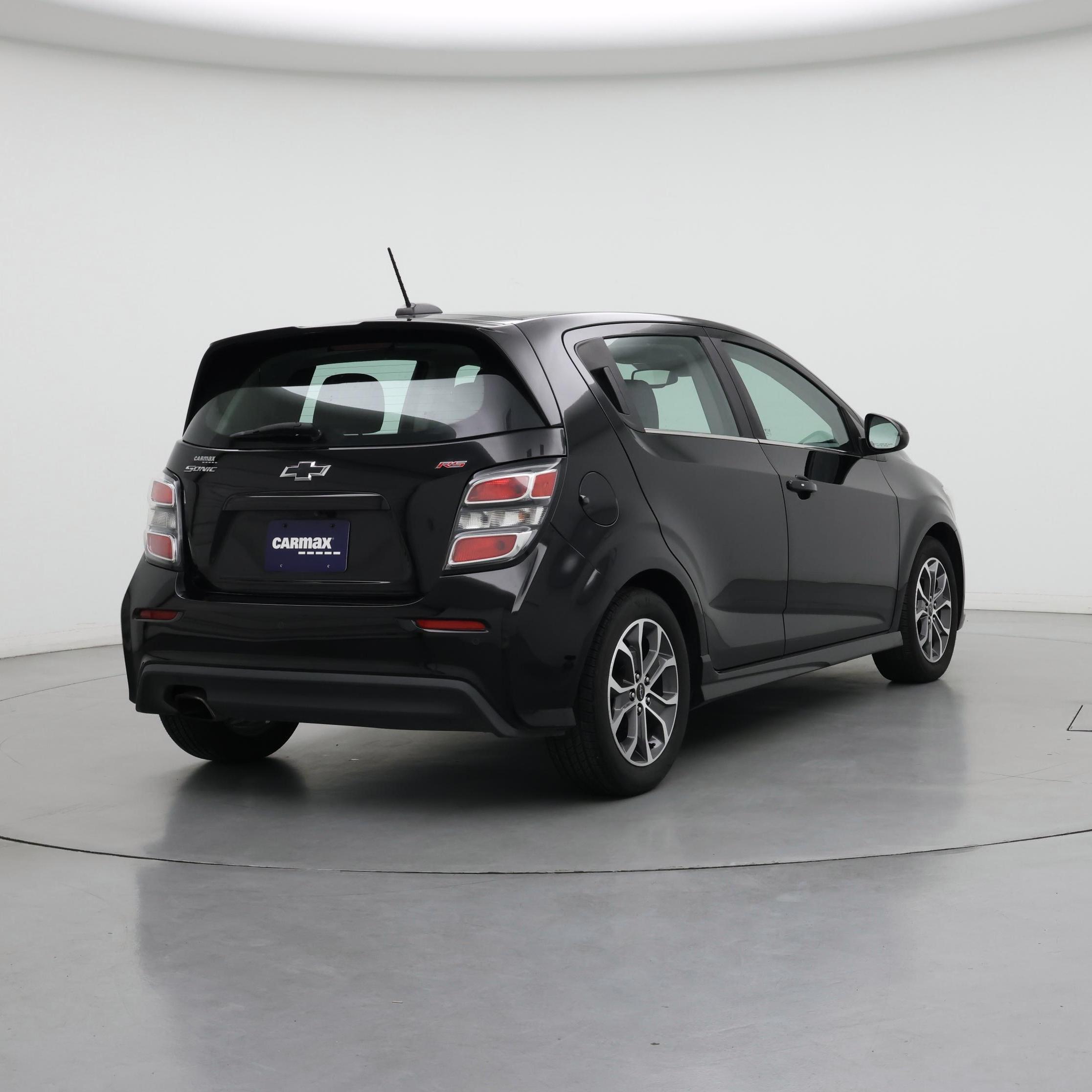 Thumbnail: 2019 Chevrolet Sonic - 8