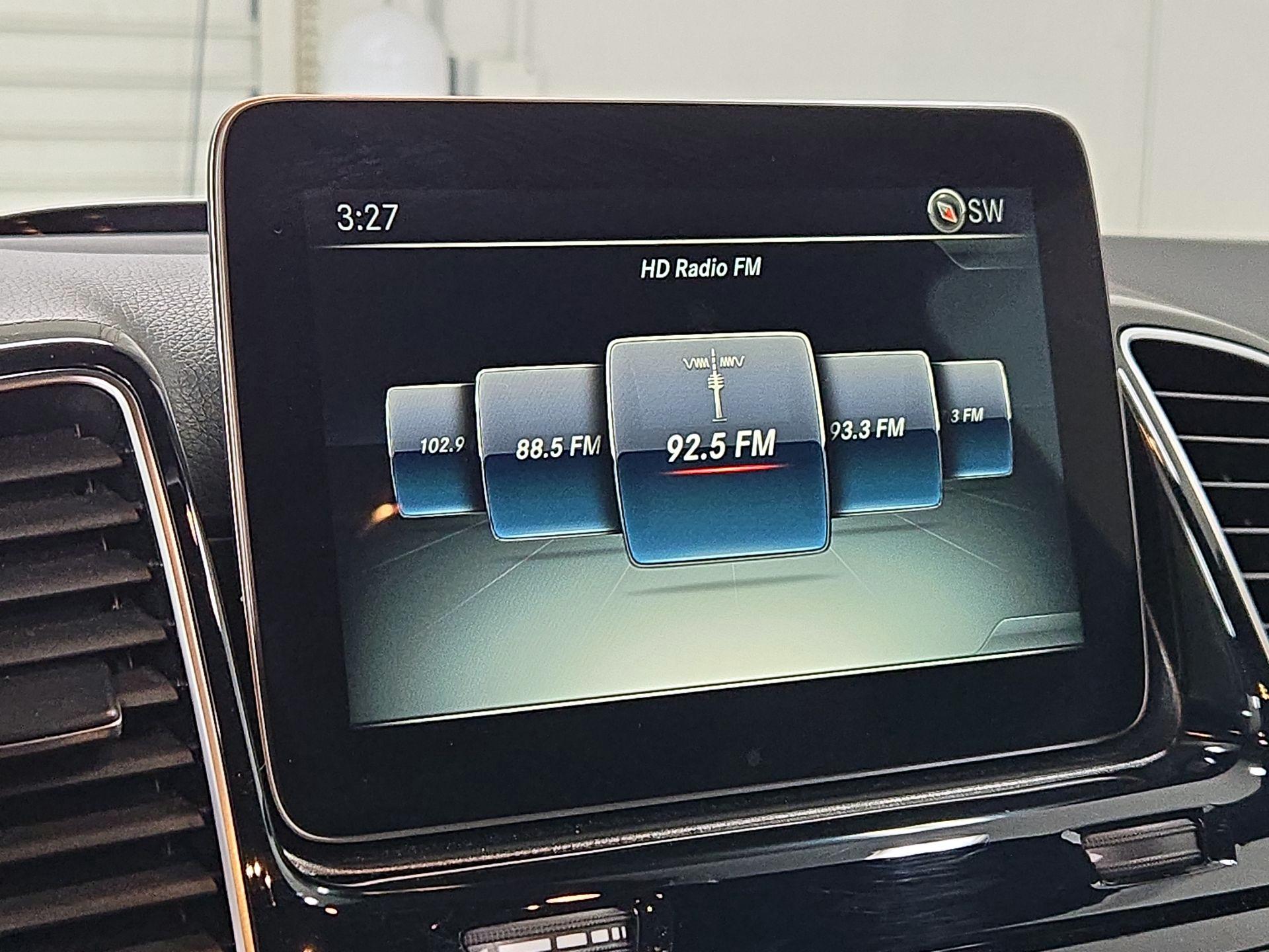 Thumbnail: 2016 Mercedes-Benz GLE - 16