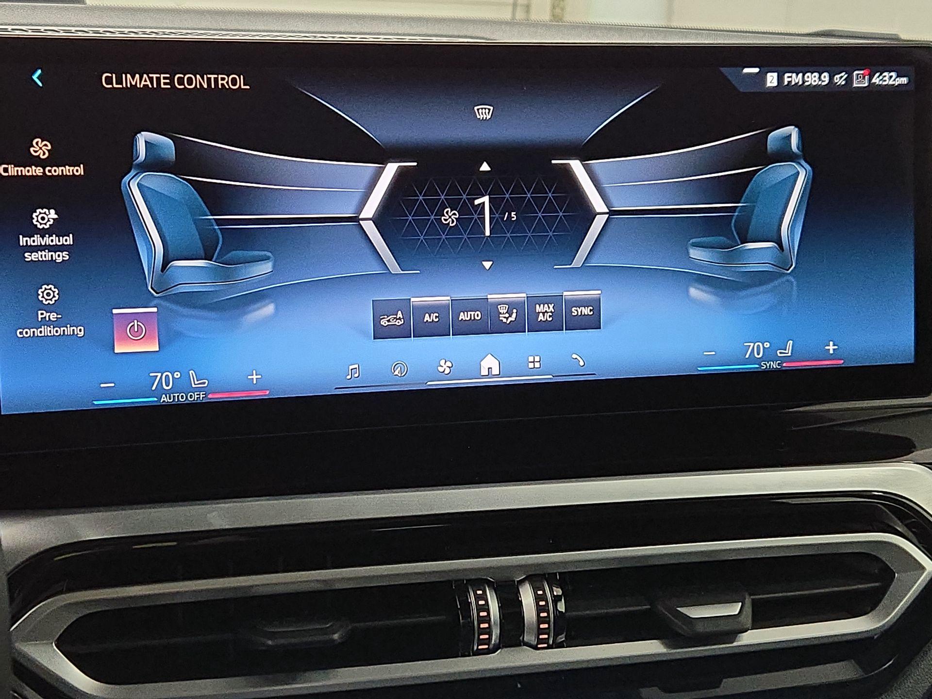 Thumbnail: 2024 BMW i4 - 17