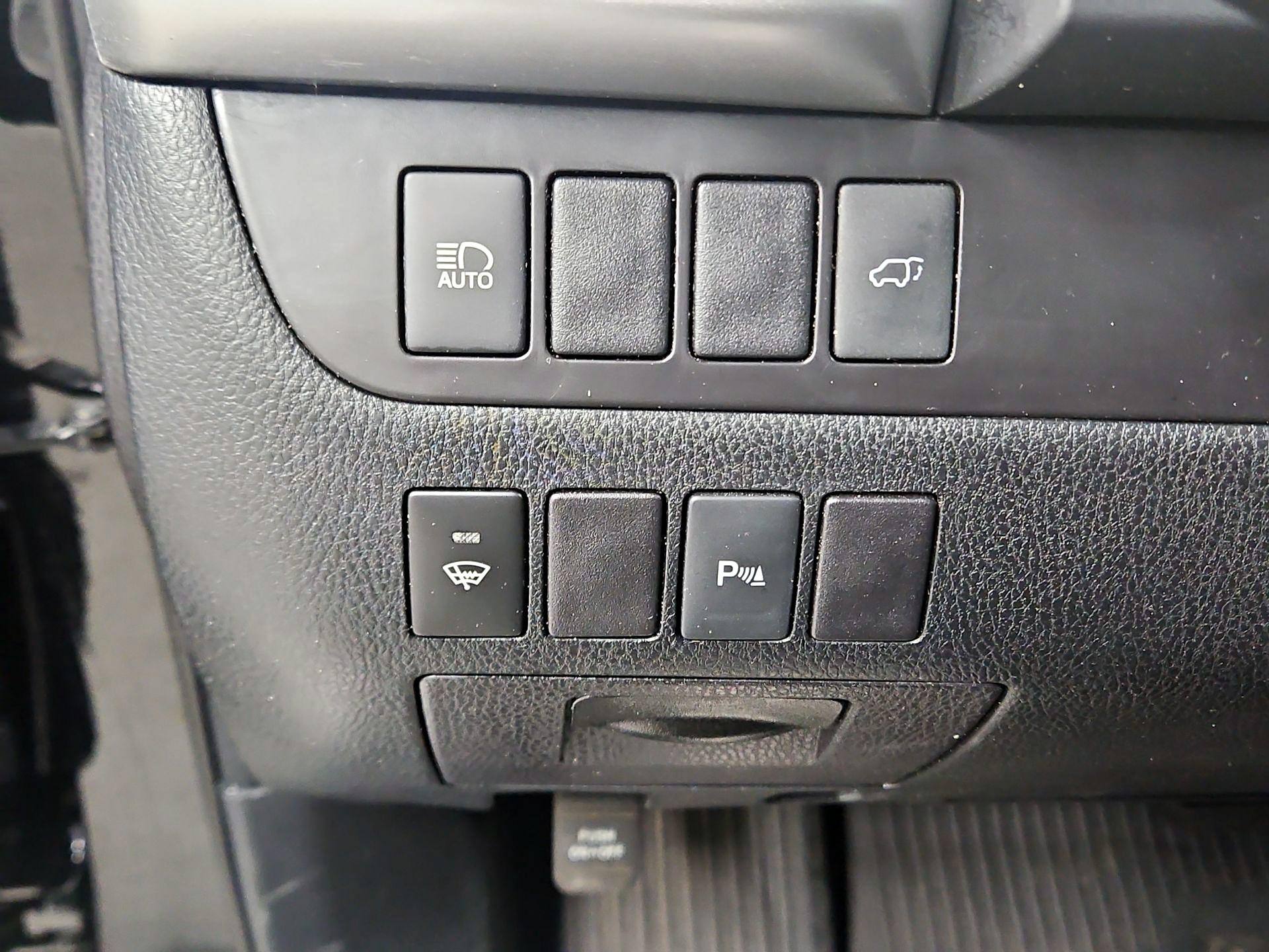 Thumbnail: 2018 Toyota Highlander - 13