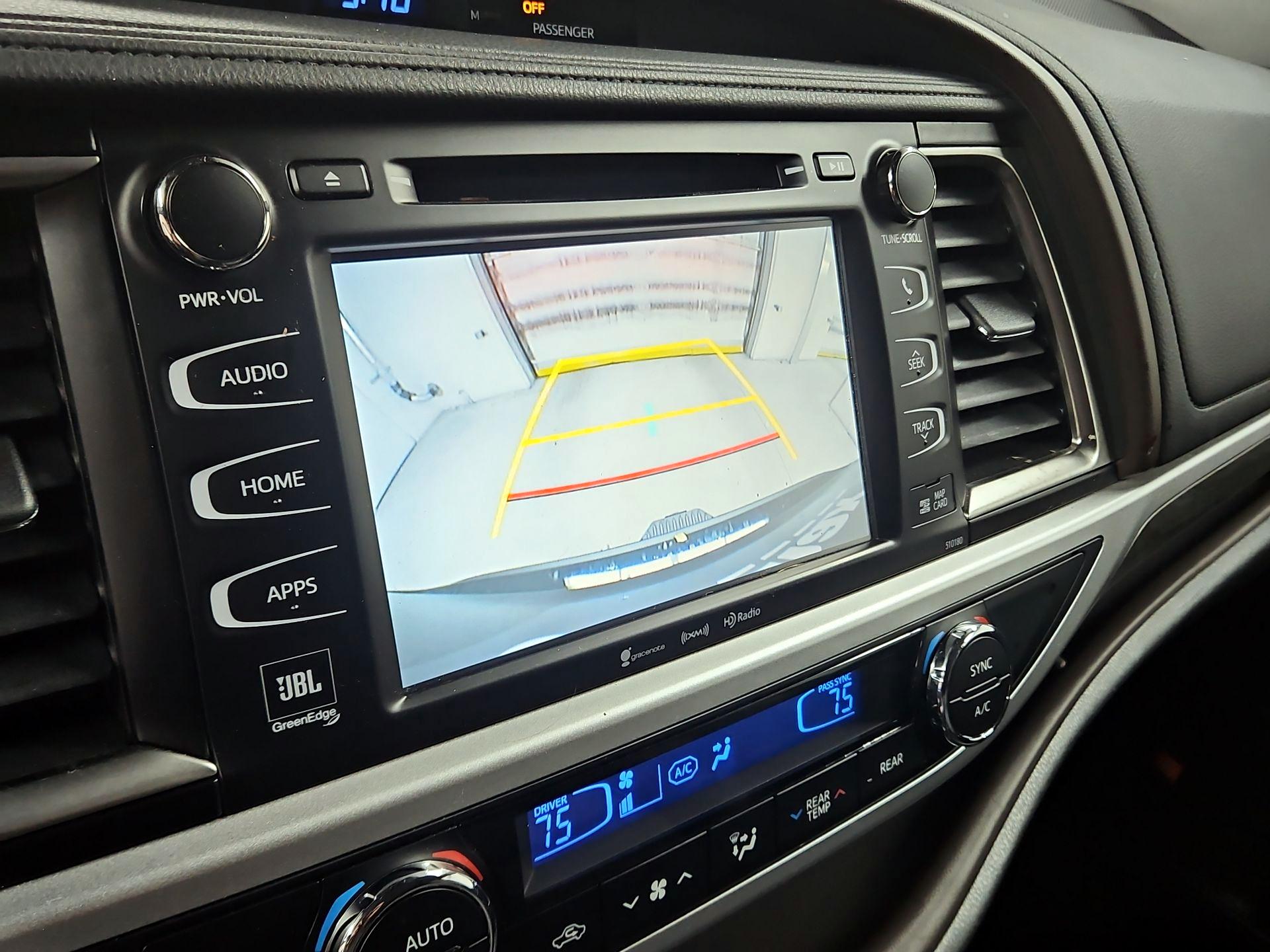 Thumbnail: 2018 Toyota Highlander - 15