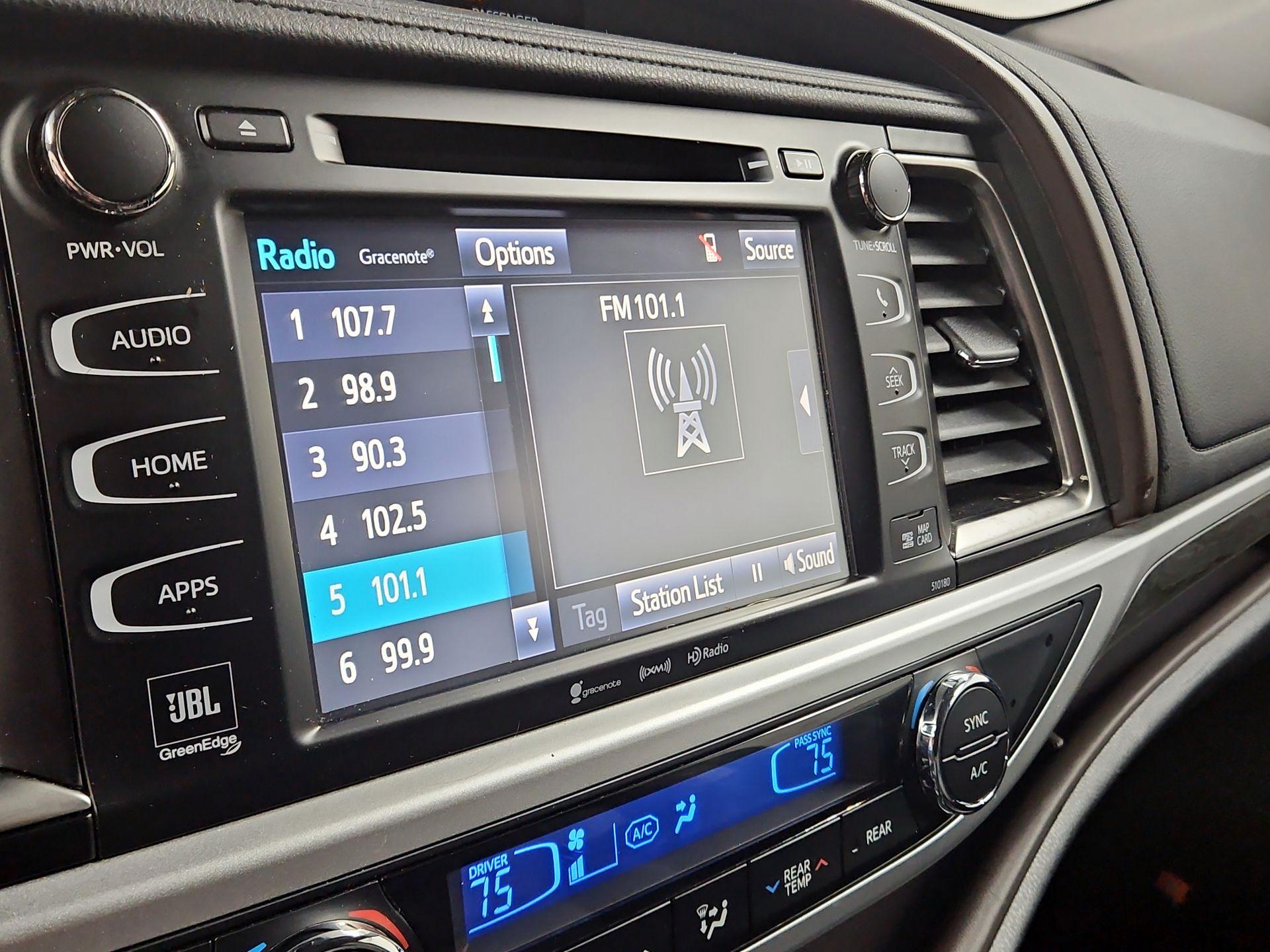 Thumbnail: 2018 Toyota Highlander - 16