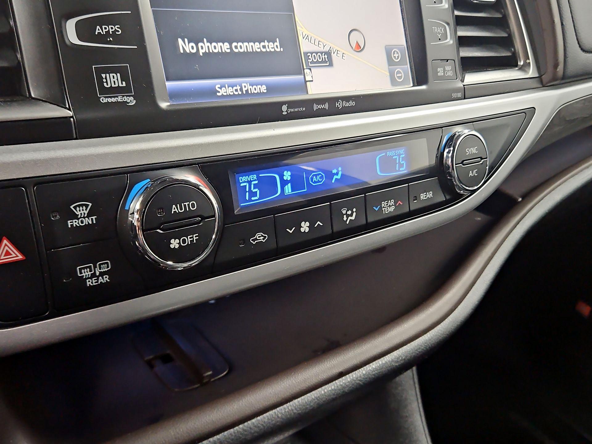 Thumbnail: 2018 Toyota Highlander - 17