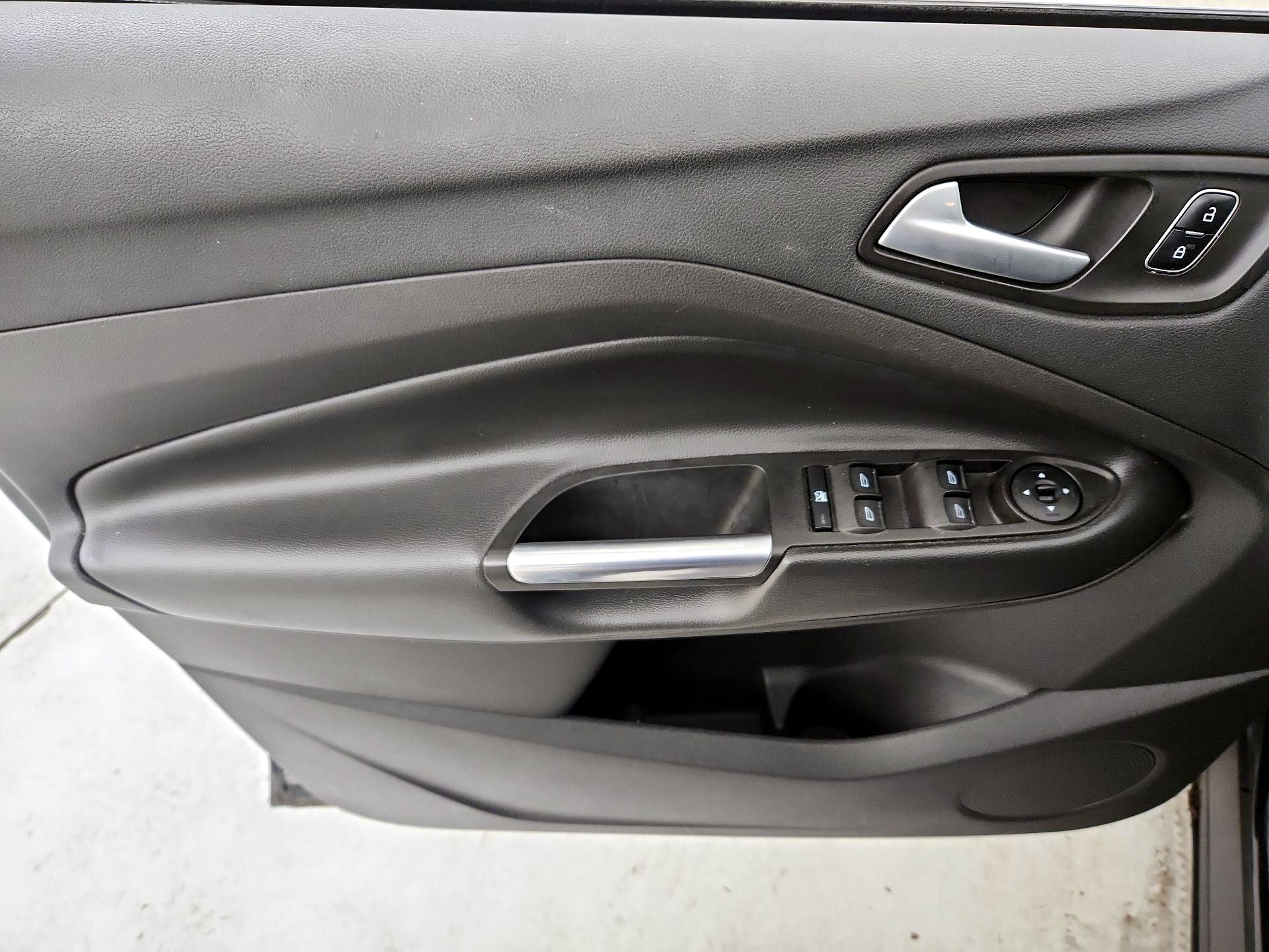 Thumbnail: 2017 Ford Escape - 12