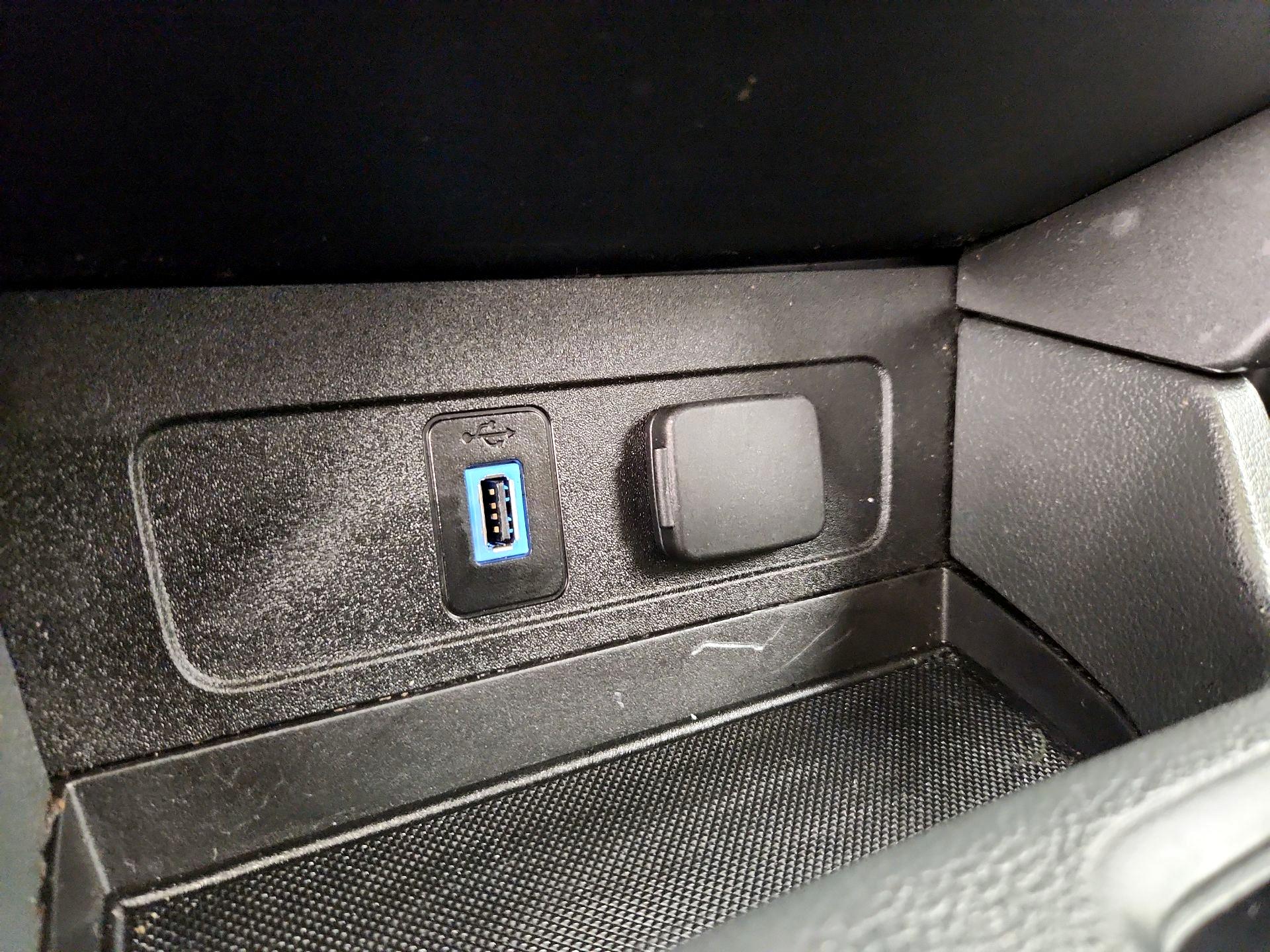 Thumbnail: 2017 Ford Escape - 18