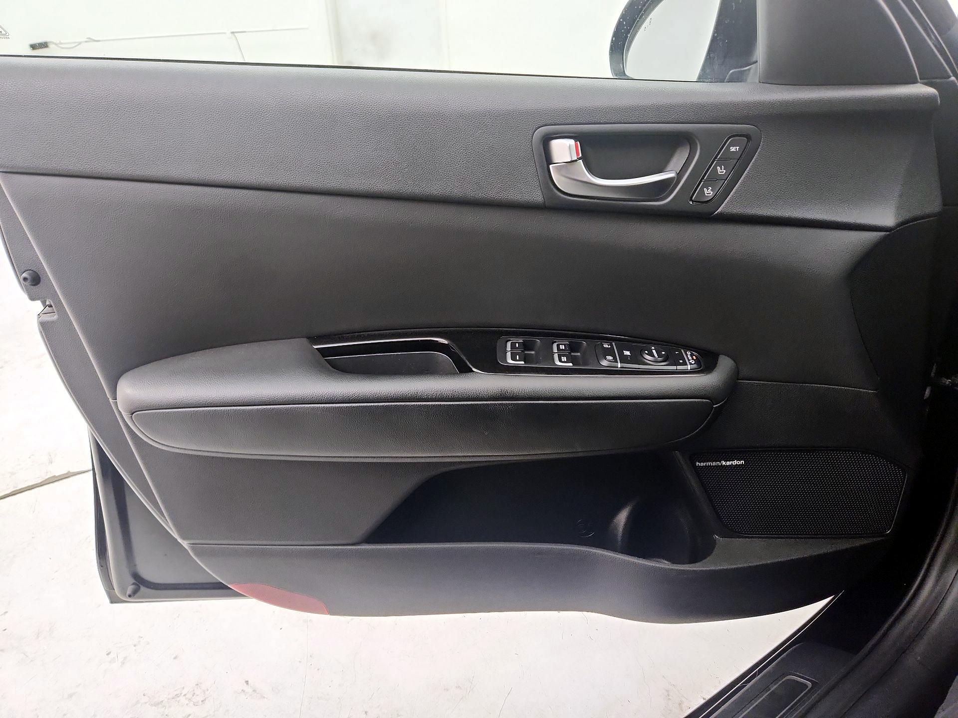 Thumbnail: 2016 Kia Optima - 12