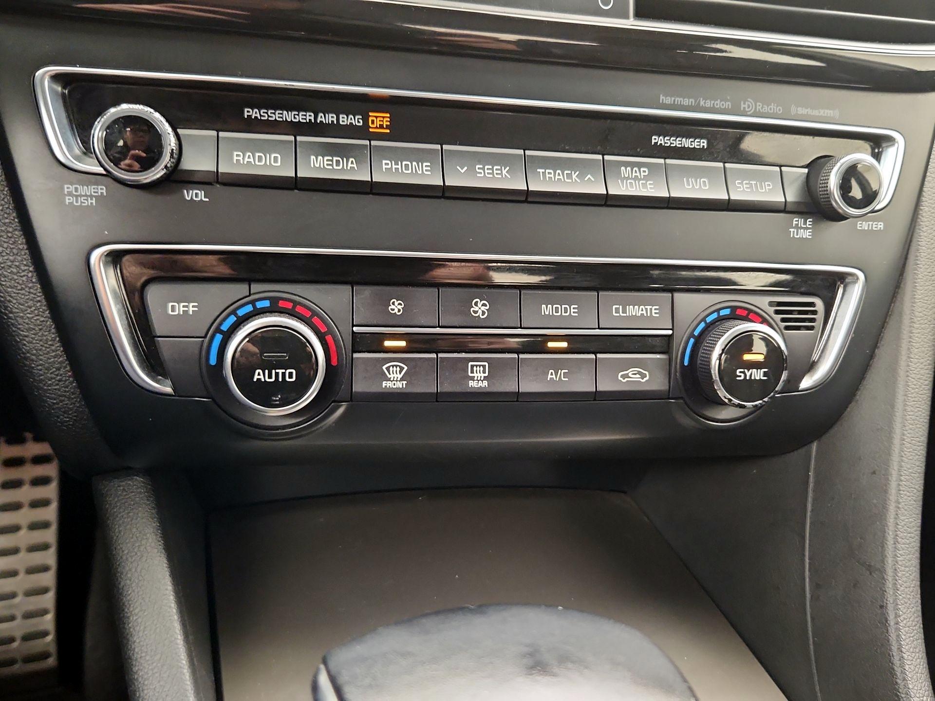 Thumbnail: 2016 Kia Optima - 16