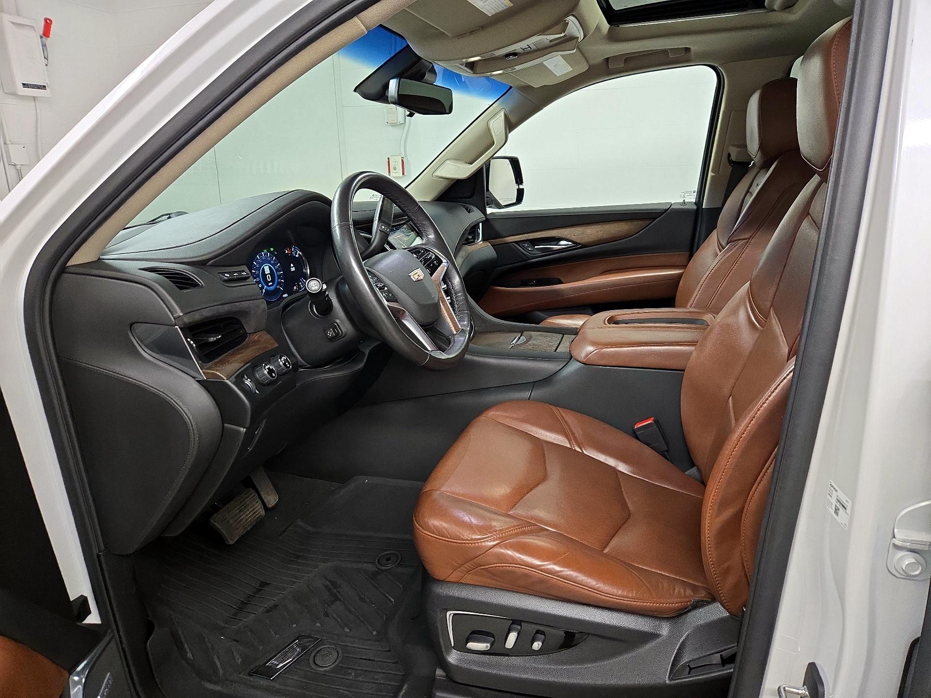 Thumbnail: 2019 Cadillac Escalade - 11