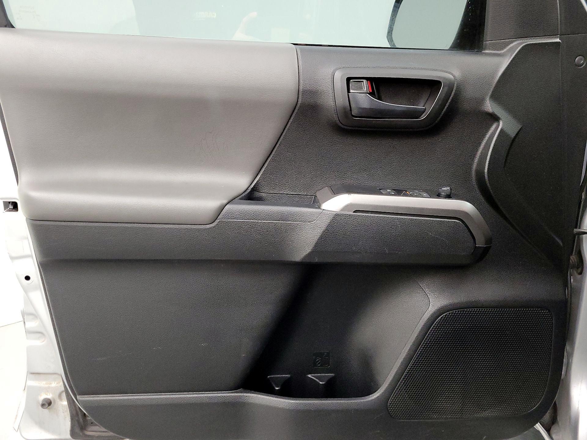 Thumbnail: 2022 Toyota Tacoma - 12