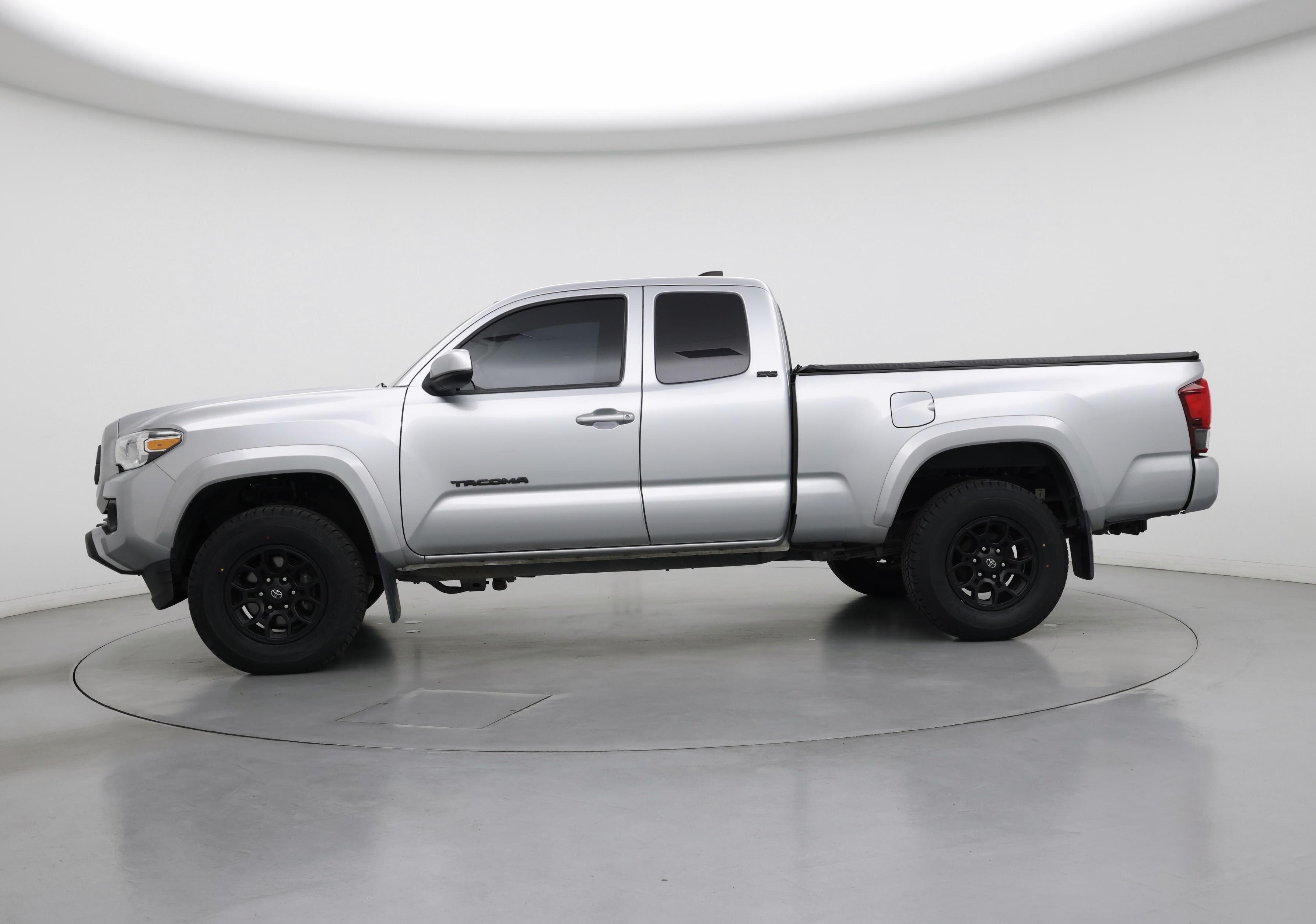 Thumbnail: 2022 Toyota Tacoma - 3