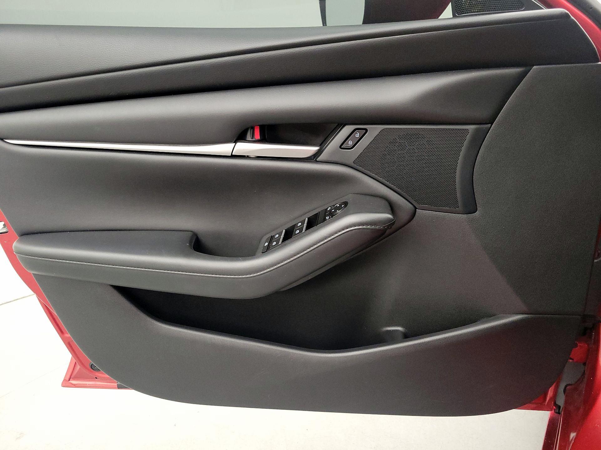 Thumbnail: 2022 Mazda Mazda3 - 12