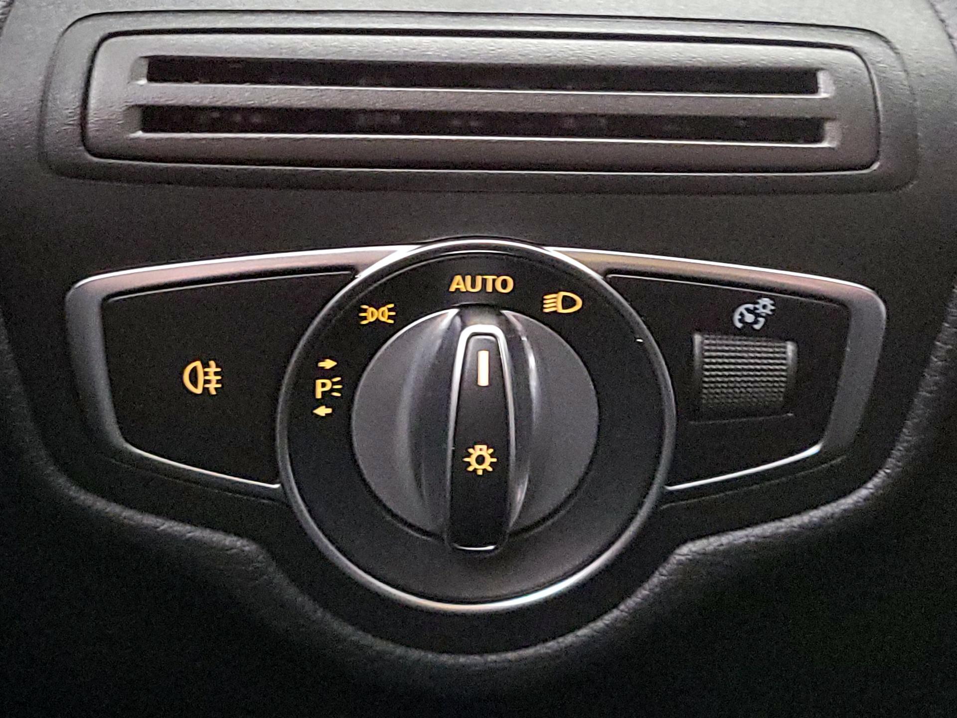 Thumbnail: 2021 Mercedes-Benz GLC - 13