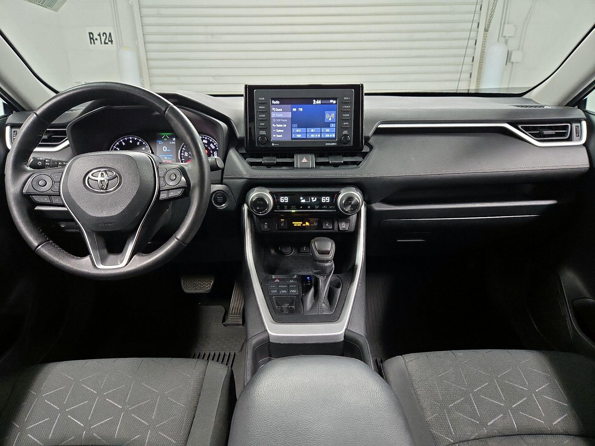 Thumbnail: 2021 Toyota RAV4 - 9