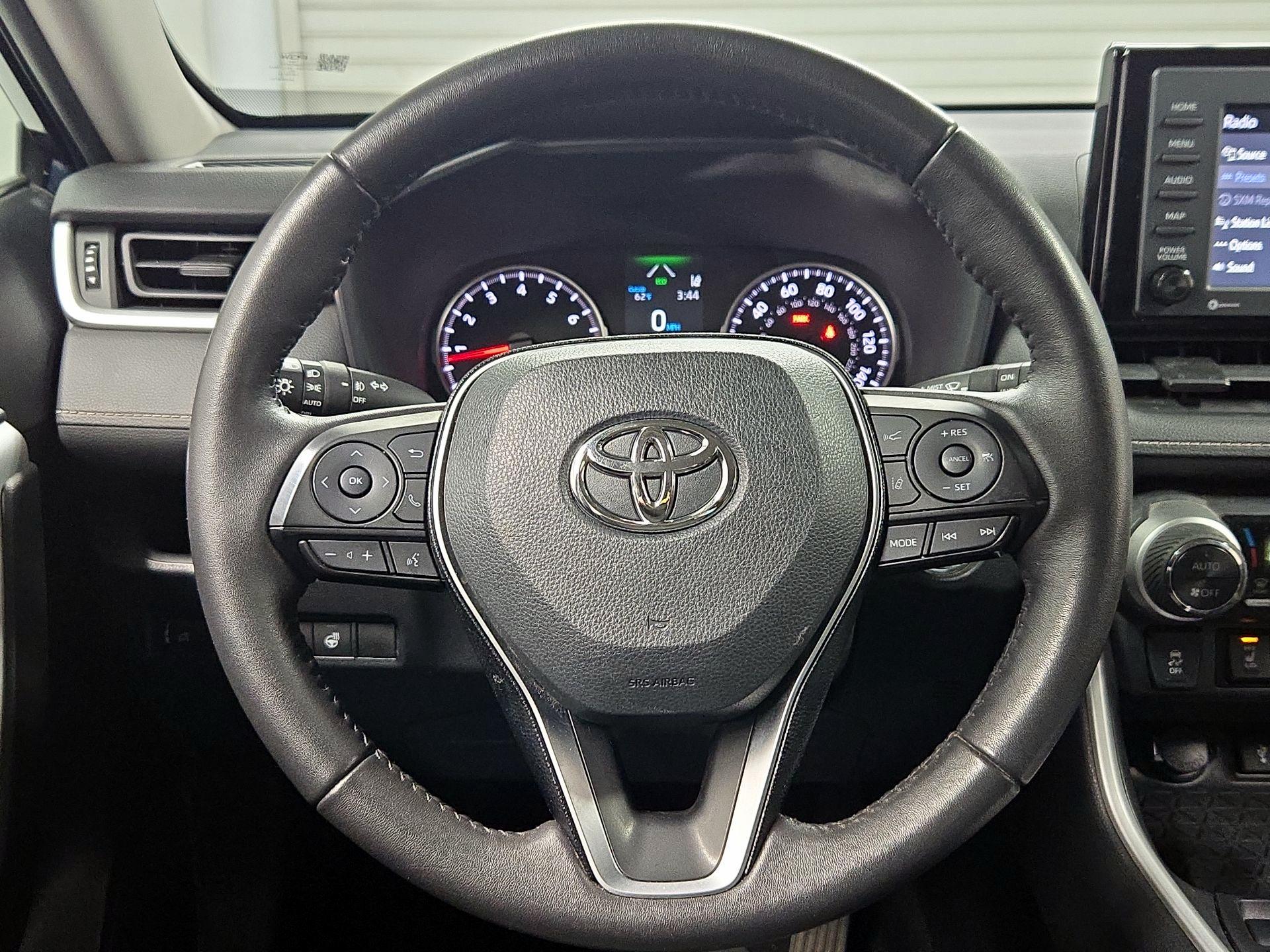 Thumbnail: 2021 Toyota RAV4 - 10