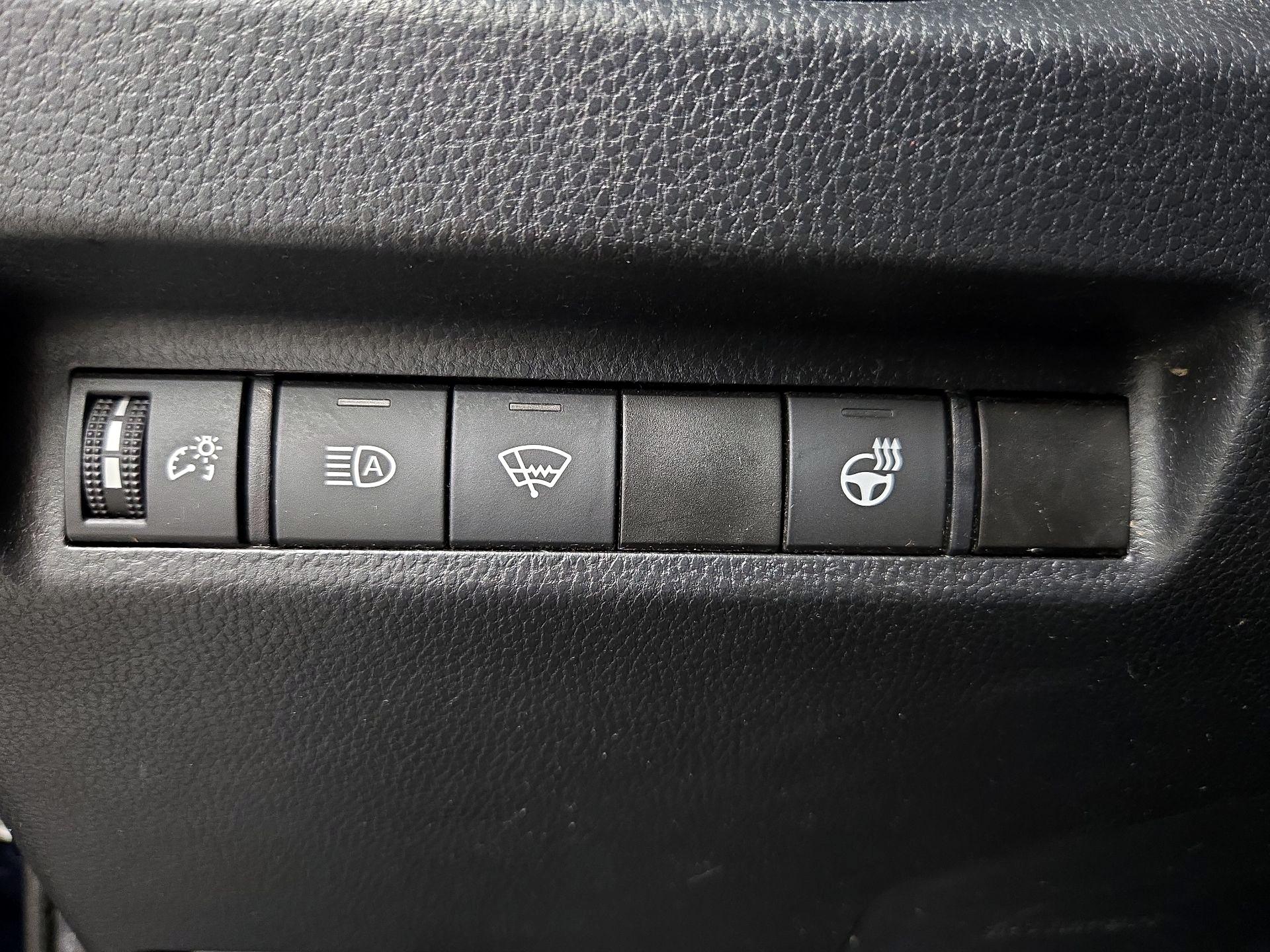 Thumbnail: 2021 Toyota RAV4 - 13