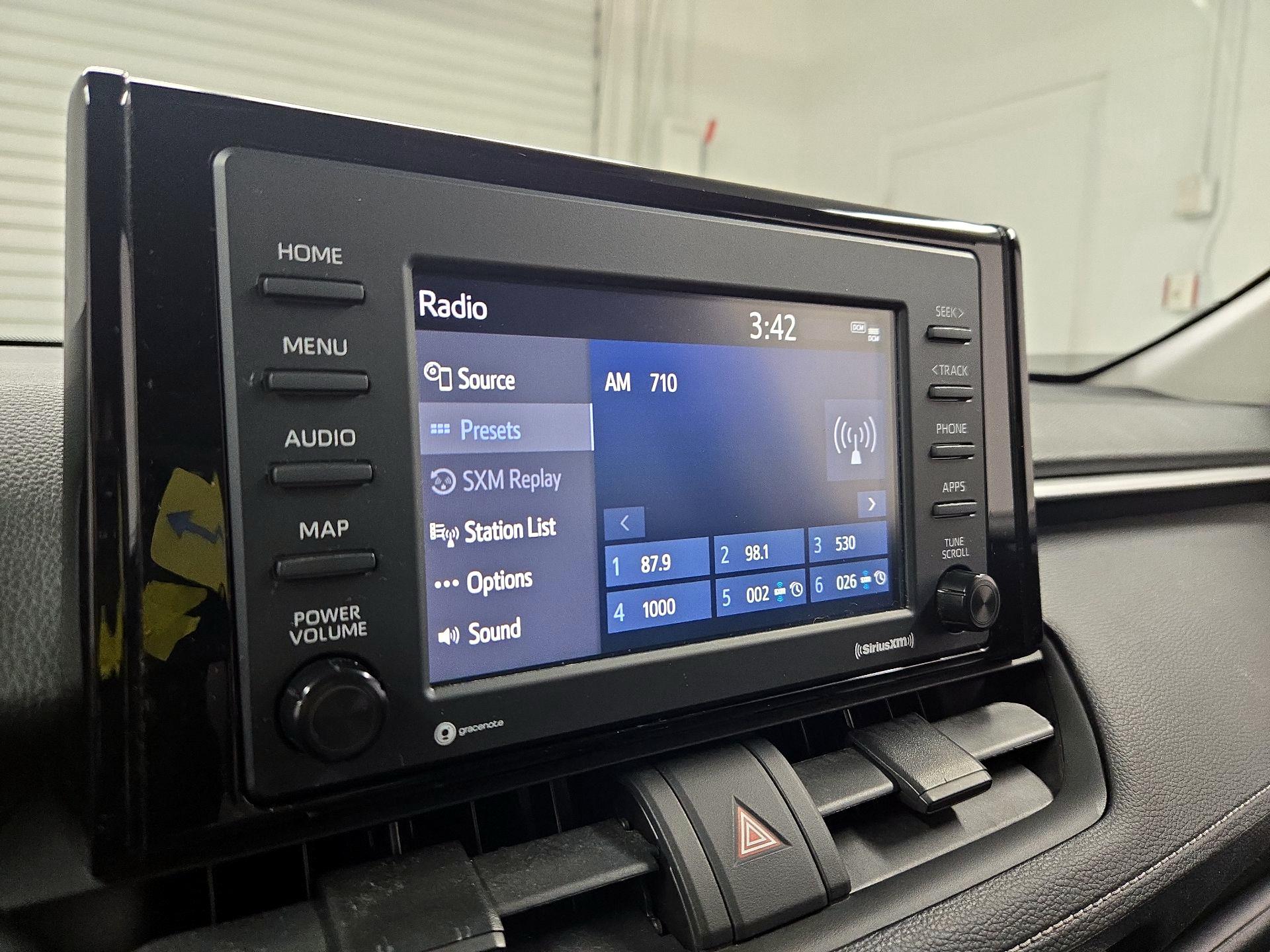 Thumbnail: 2021 Toyota RAV4 - 15