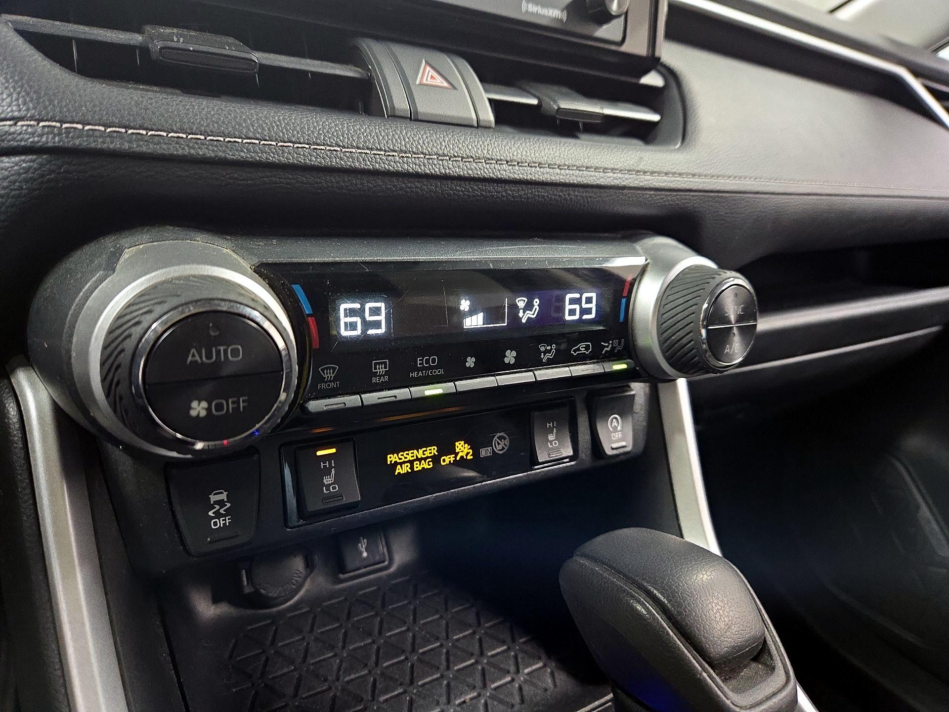 Thumbnail: 2021 Toyota RAV4 - 16