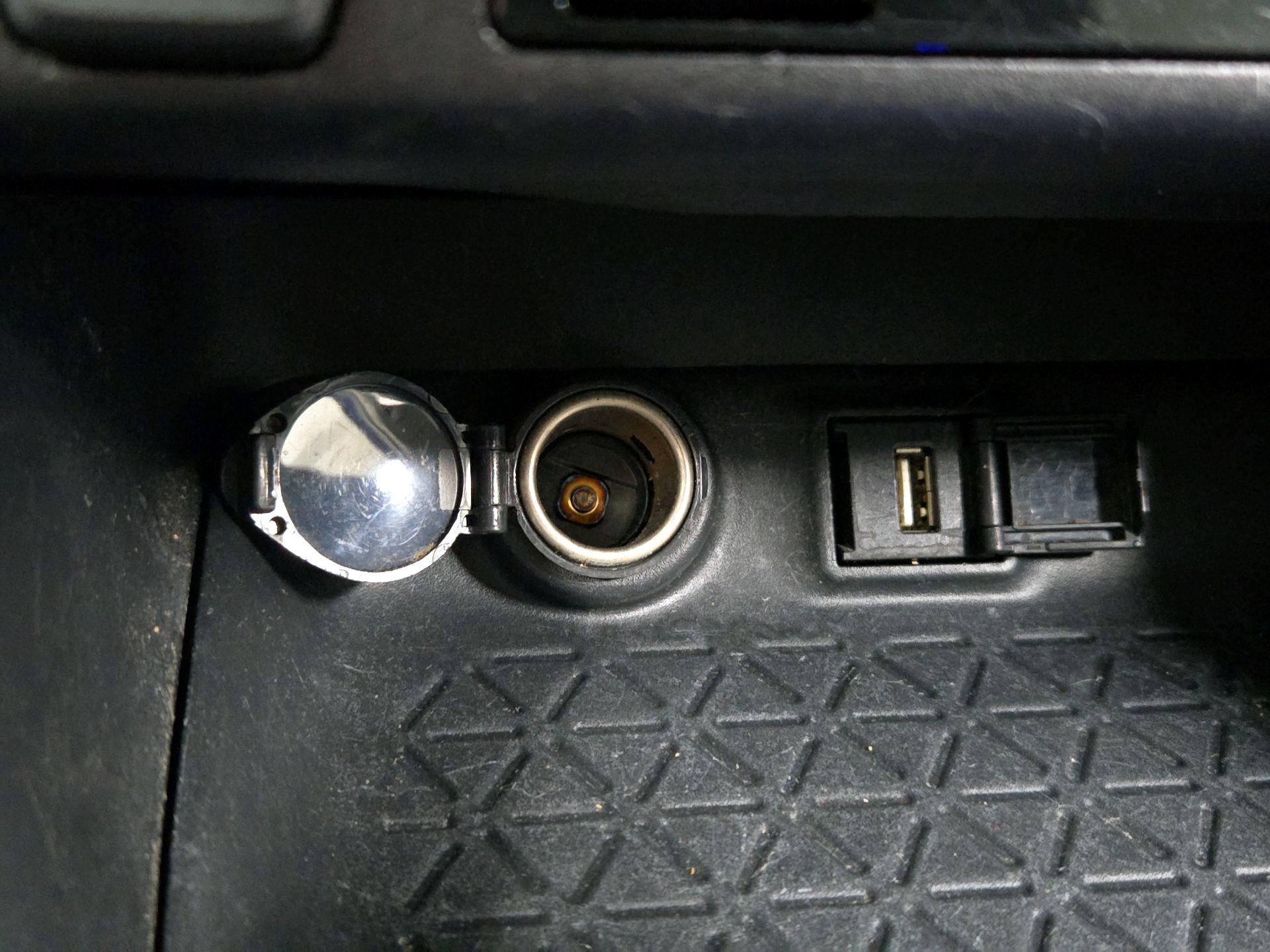 Thumbnail: 2021 Toyota RAV4 - 18