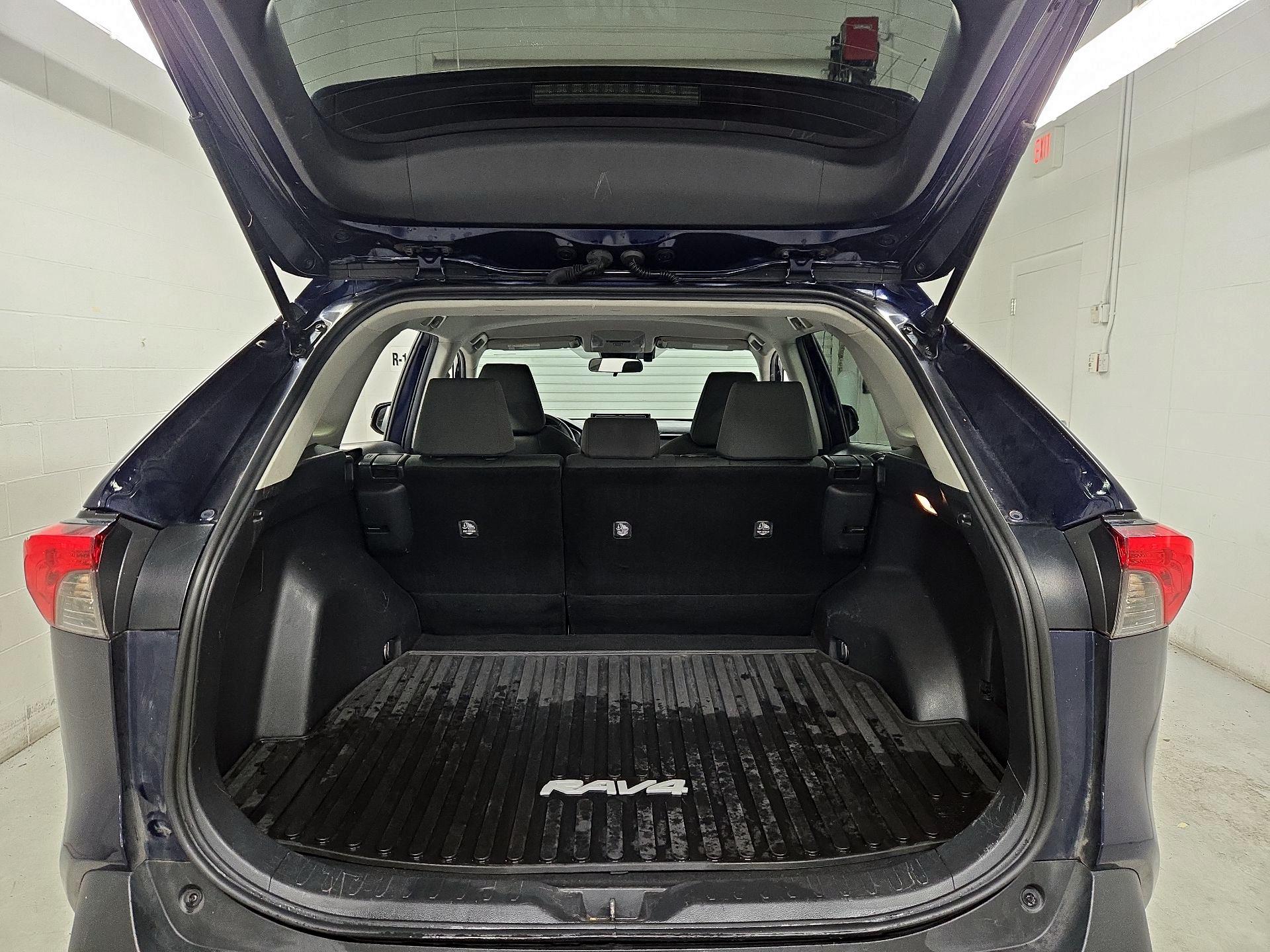 Thumbnail: 2021 Toyota RAV4 - 20