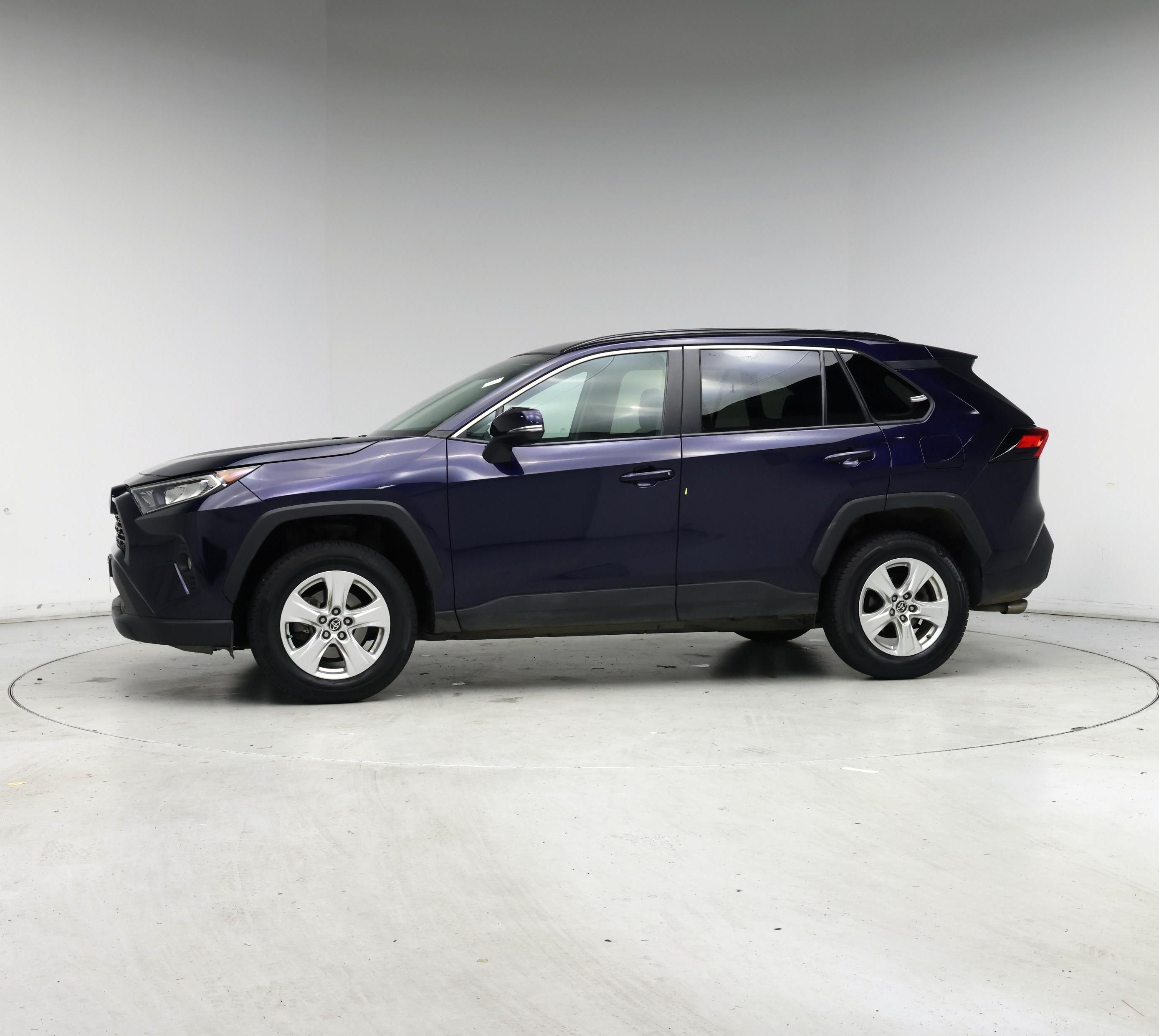 Thumbnail: 2021 Toyota RAV4 - 3