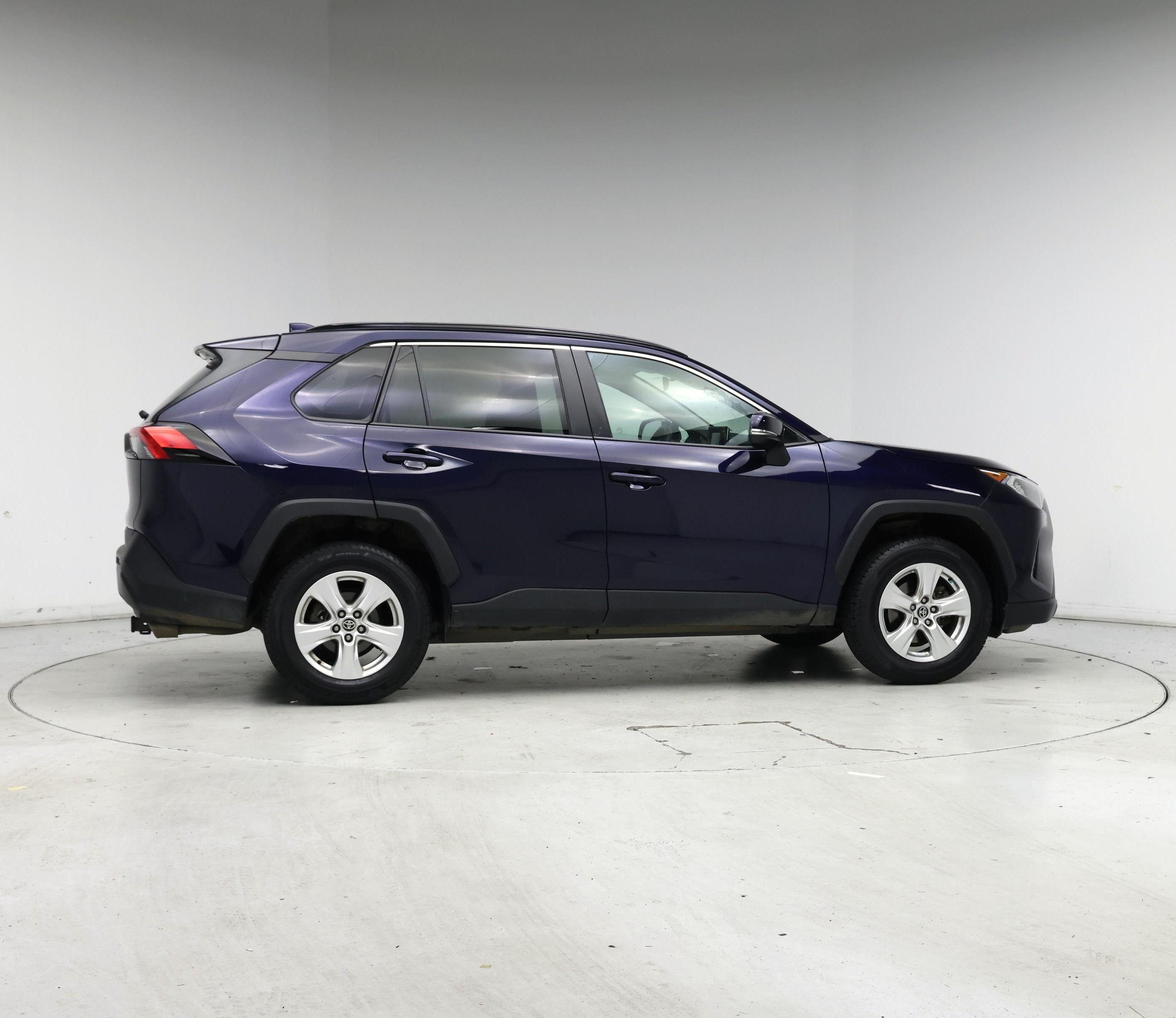 Thumbnail: 2021 Toyota RAV4 - 7