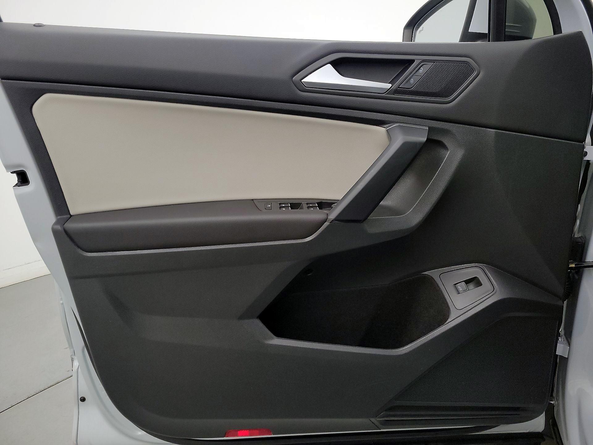 Thumbnail: 2019 Volkswagen Tiguan - 12