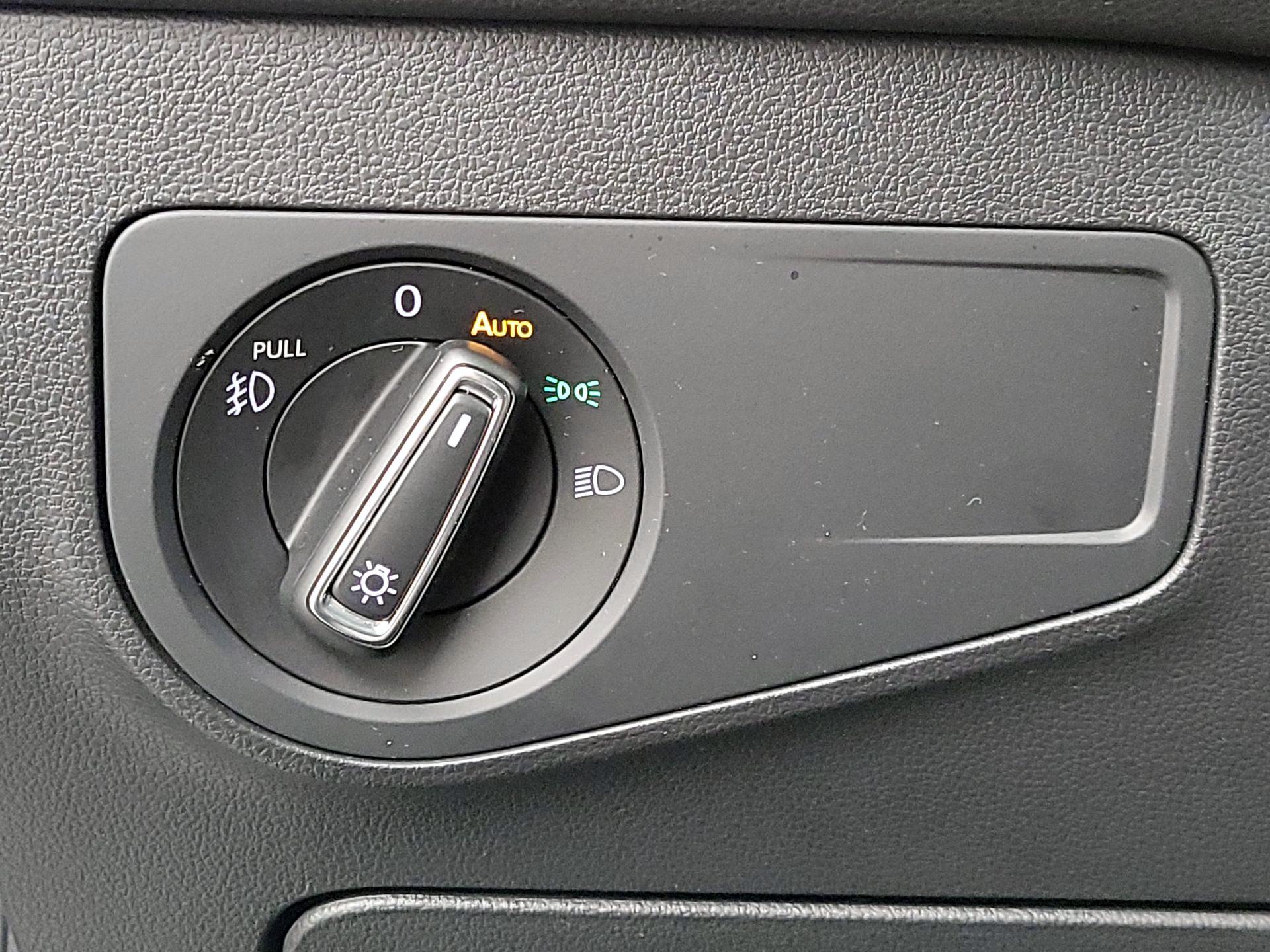 Thumbnail: 2019 Volkswagen Tiguan - 13