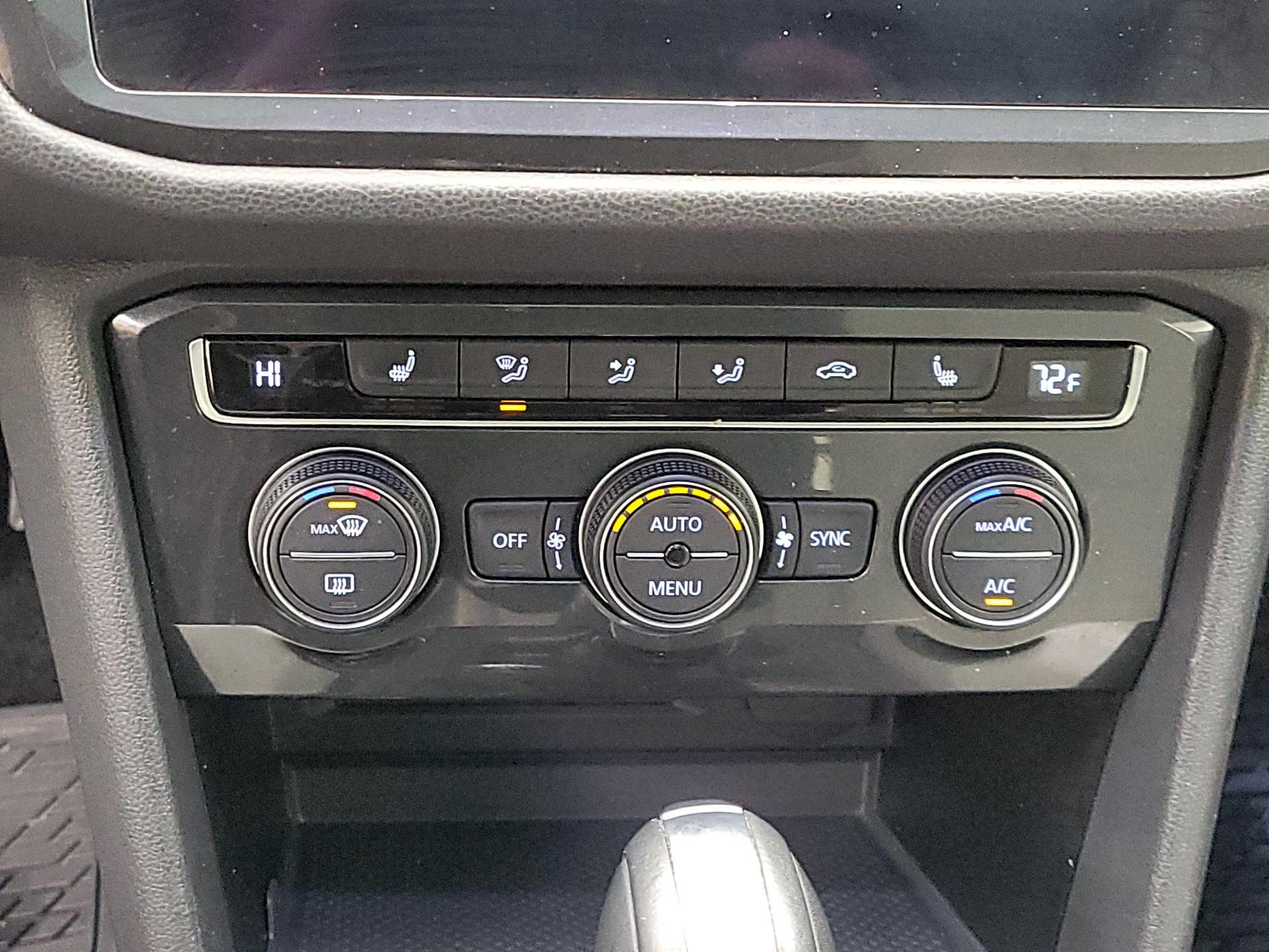 Thumbnail: 2019 Volkswagen Tiguan - 17