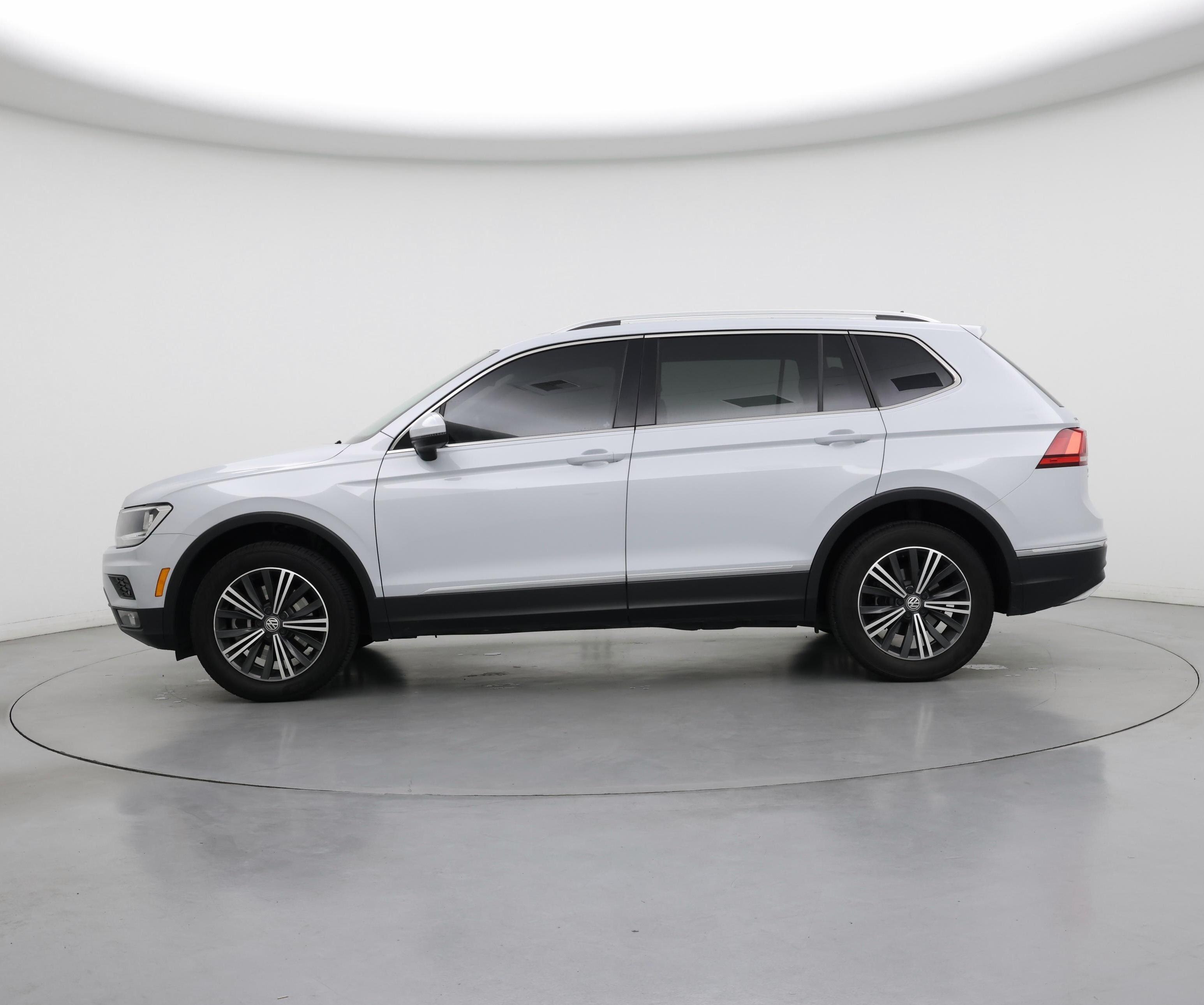 Thumbnail: 2019 Volkswagen Tiguan - 3