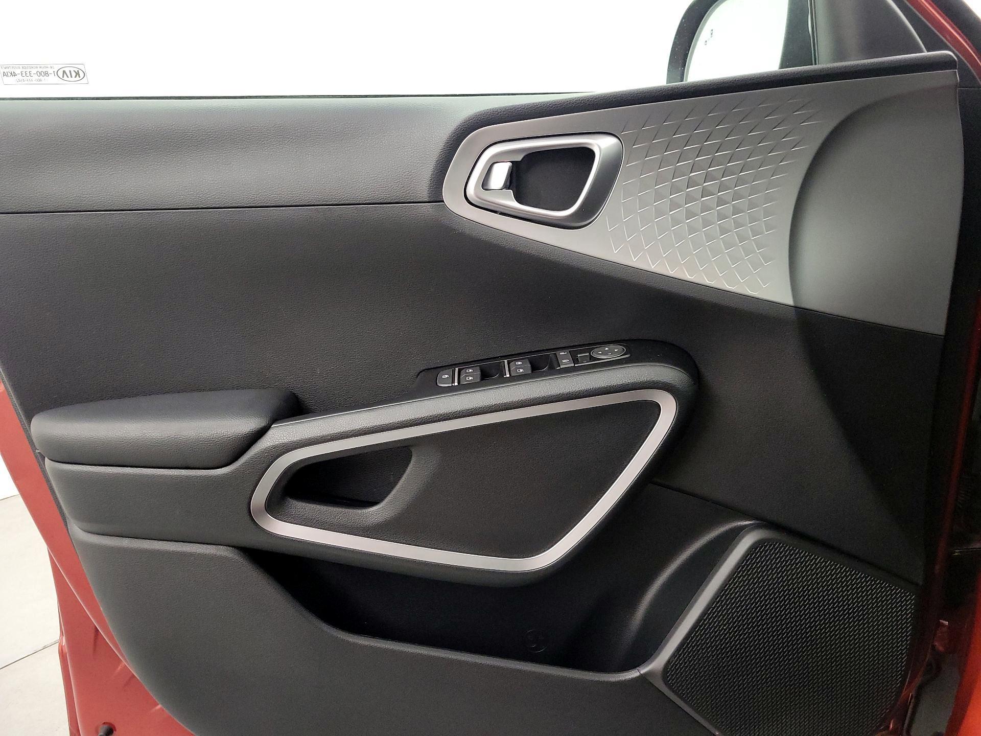 Thumbnail: 2020 Kia Soul - 12