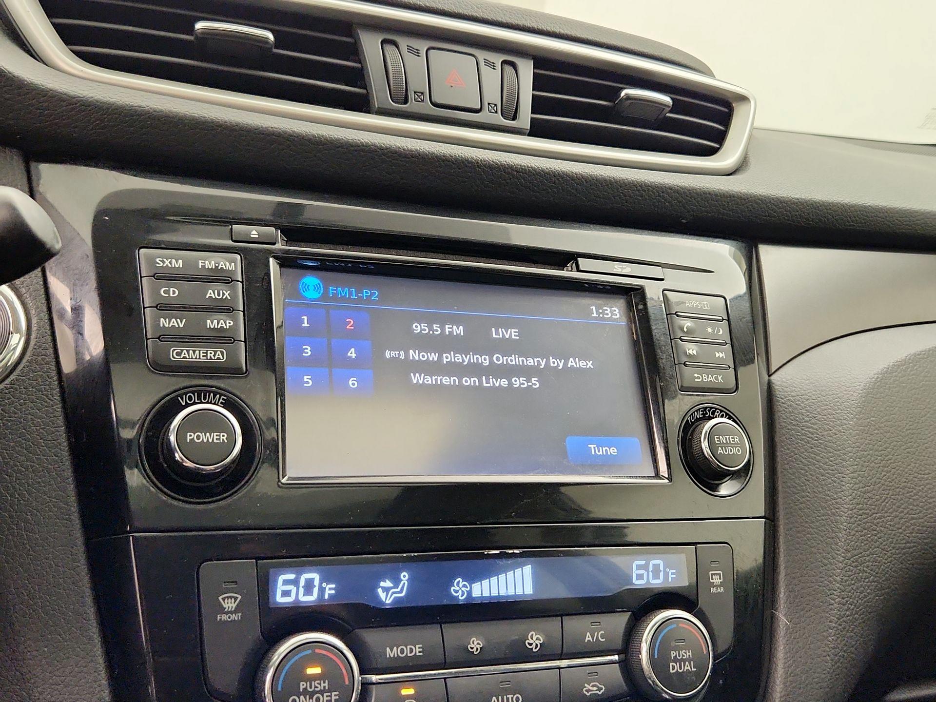 Thumbnail: 2015 Nissan Rogue - 16