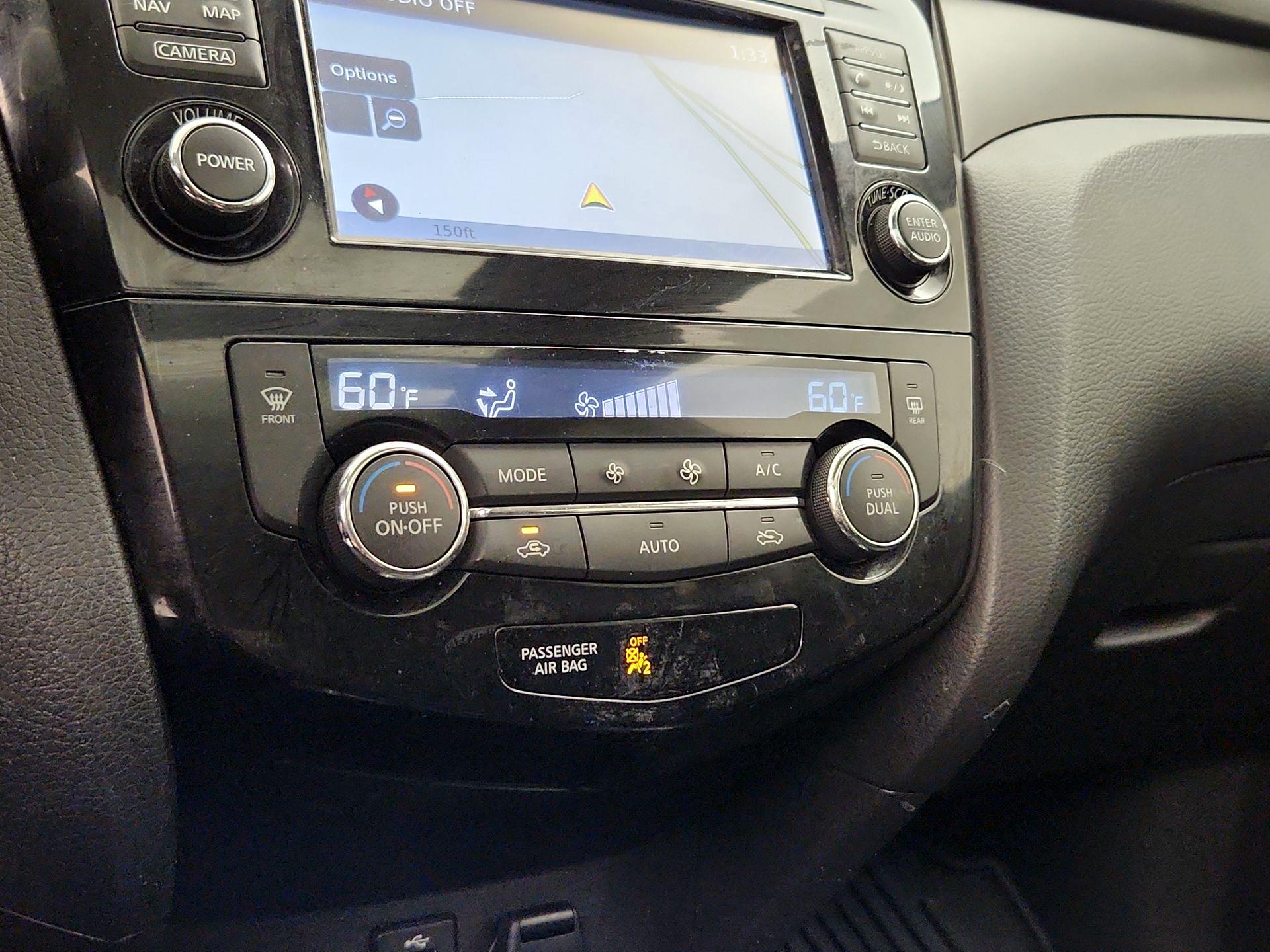 Thumbnail: 2015 Nissan Rogue - 17