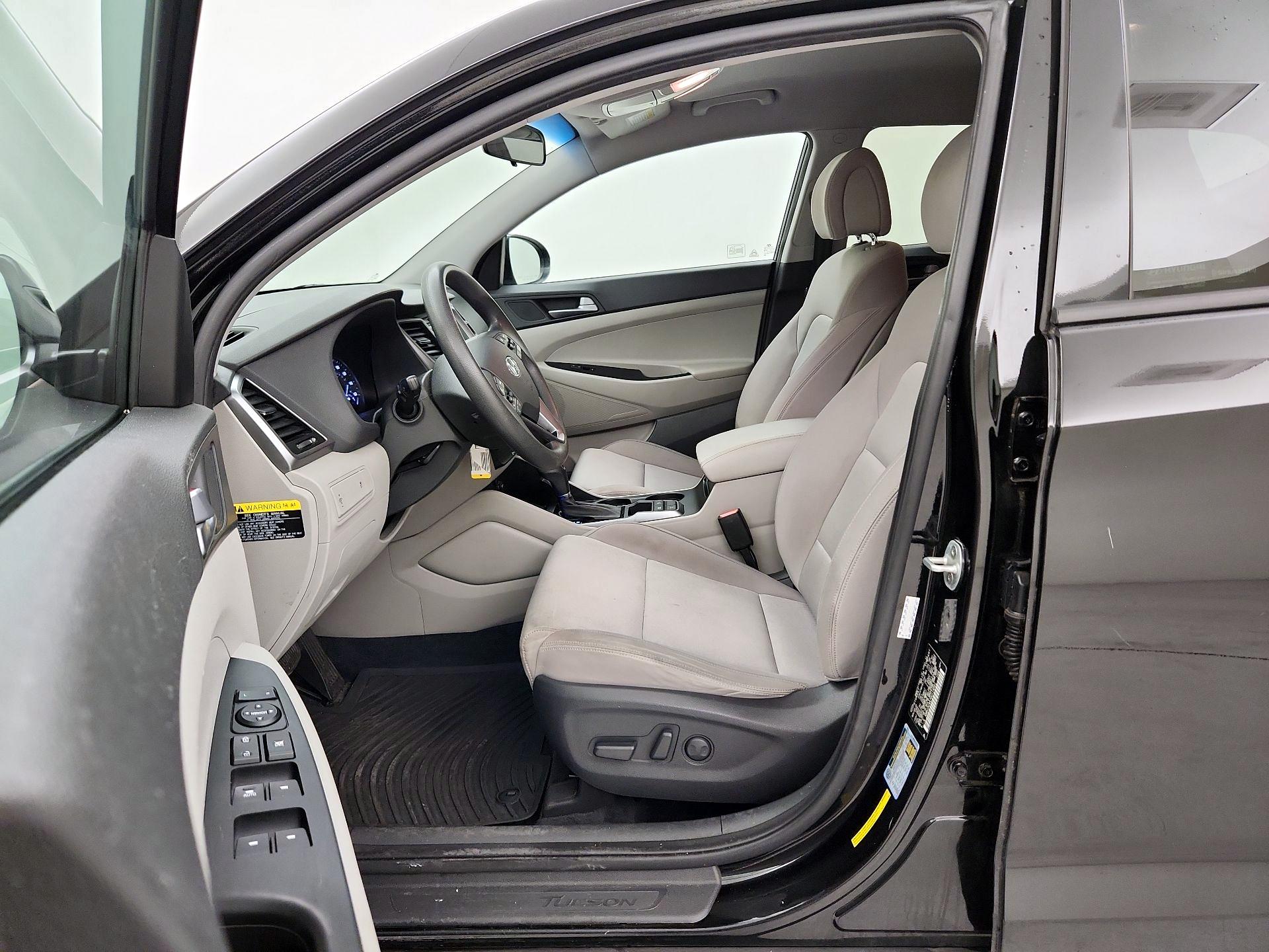 Thumbnail: 2016 Hyundai Tucson - 11