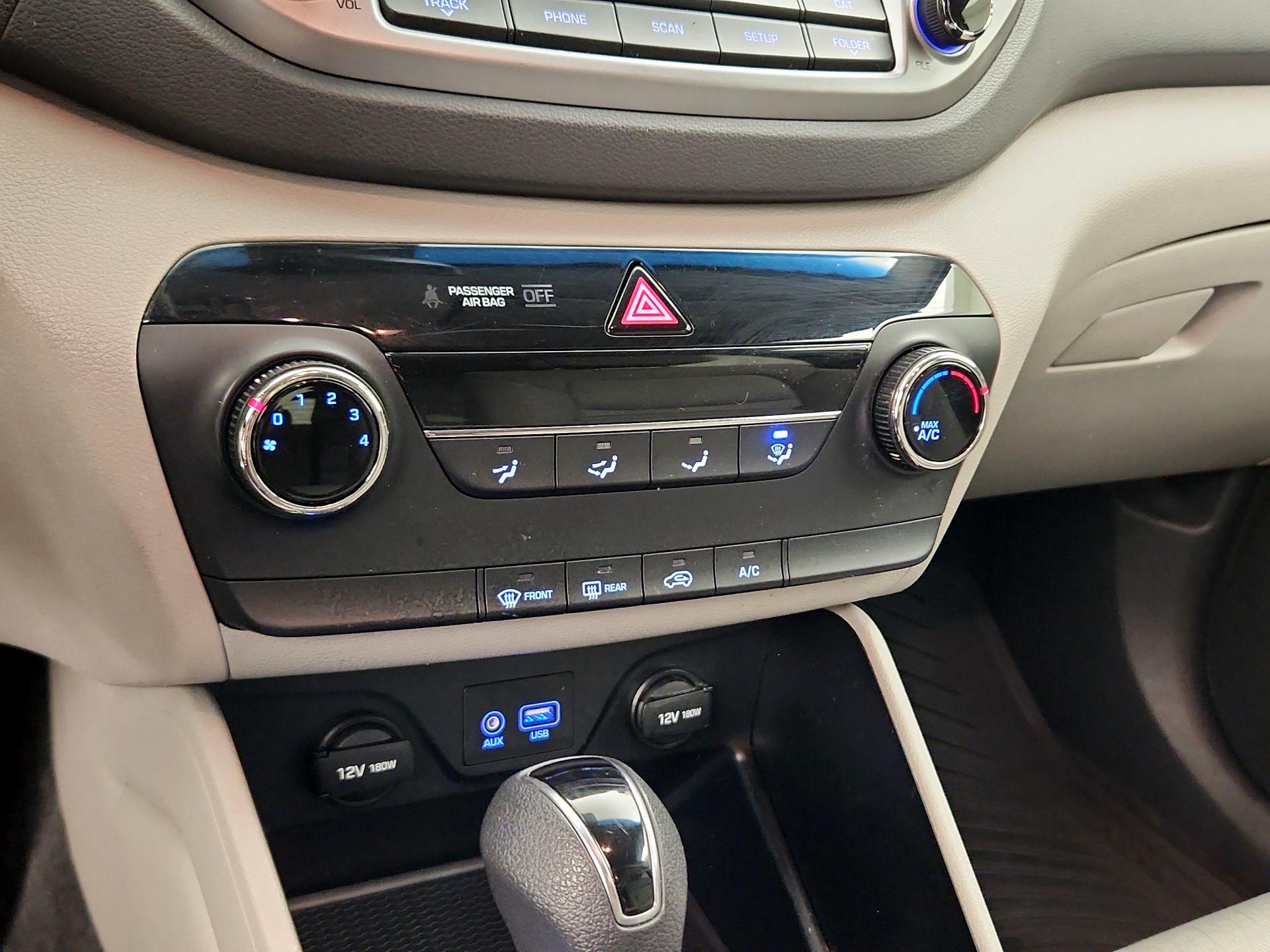 Thumbnail: 2016 Hyundai Tucson - 16