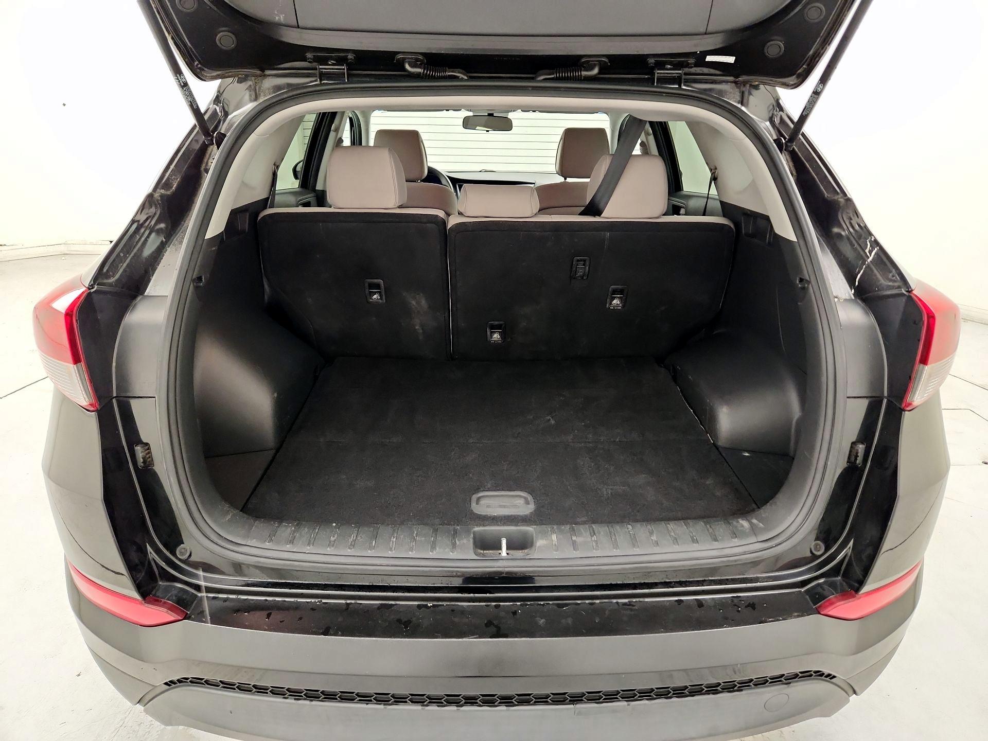 Thumbnail: 2016 Hyundai Tucson - 20