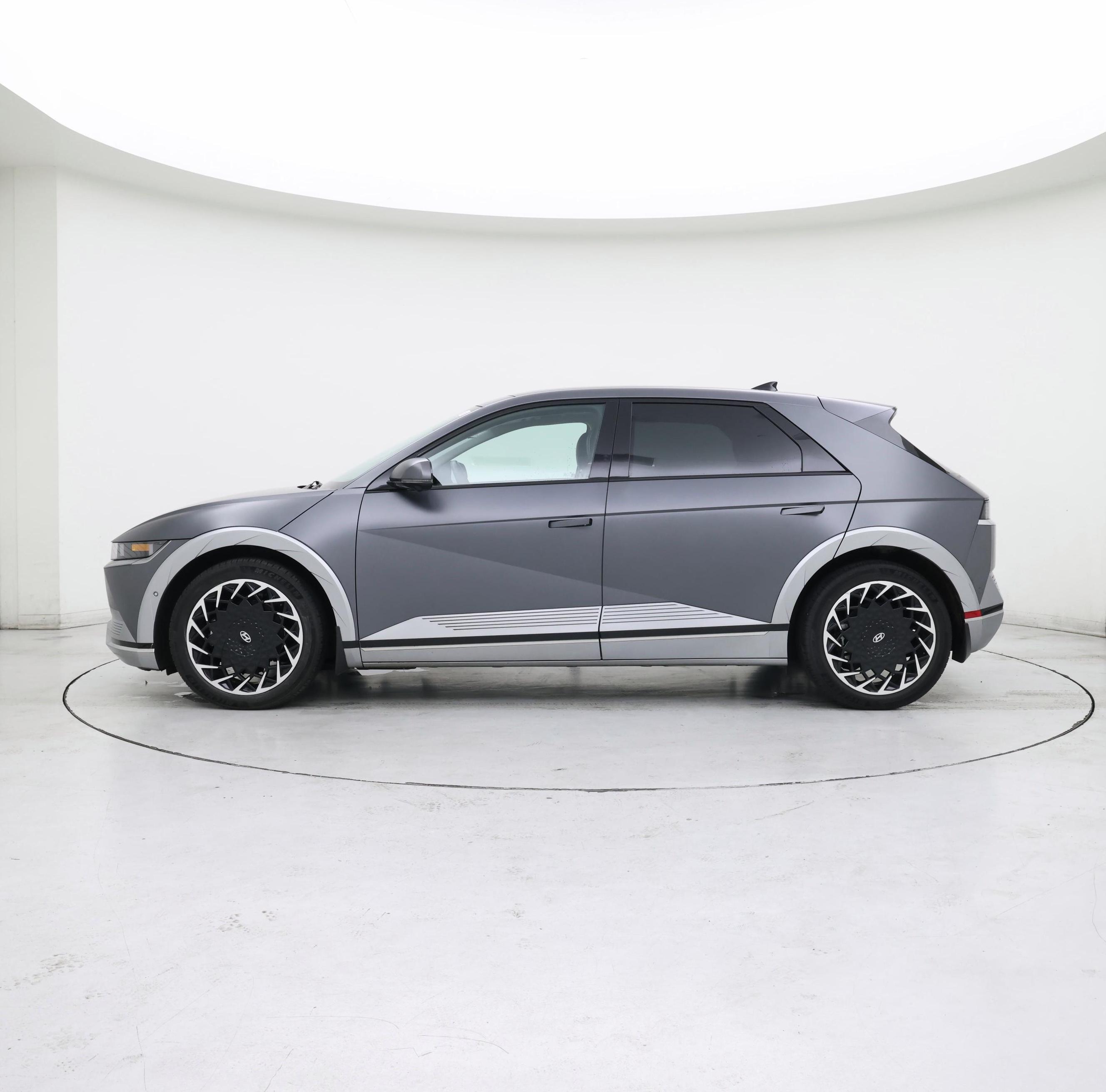 Thumbnail: 2024 Hyundai Ioniq 5 - 3