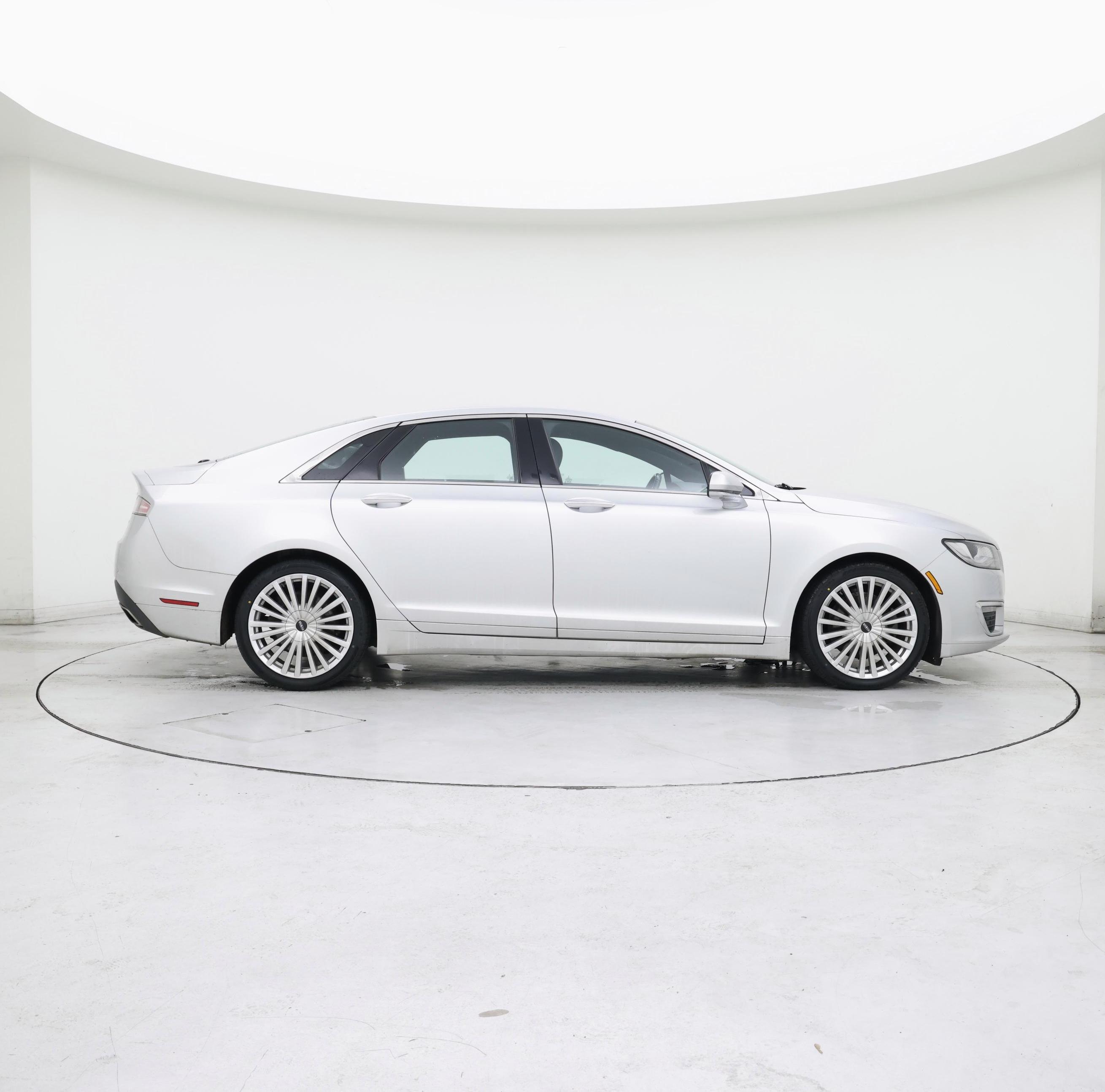 Thumbnail: 2017 Lincoln MKZ - 7